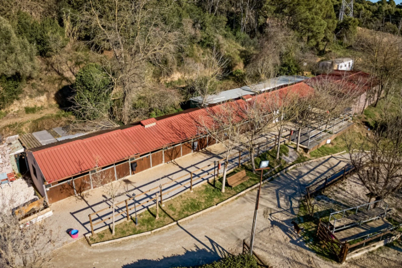 En venta magnífica hípica particular con vivienda en el Vallés