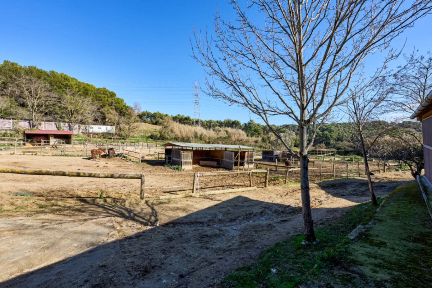 En venta magnífica hípica particular con vivienda en el Vallés