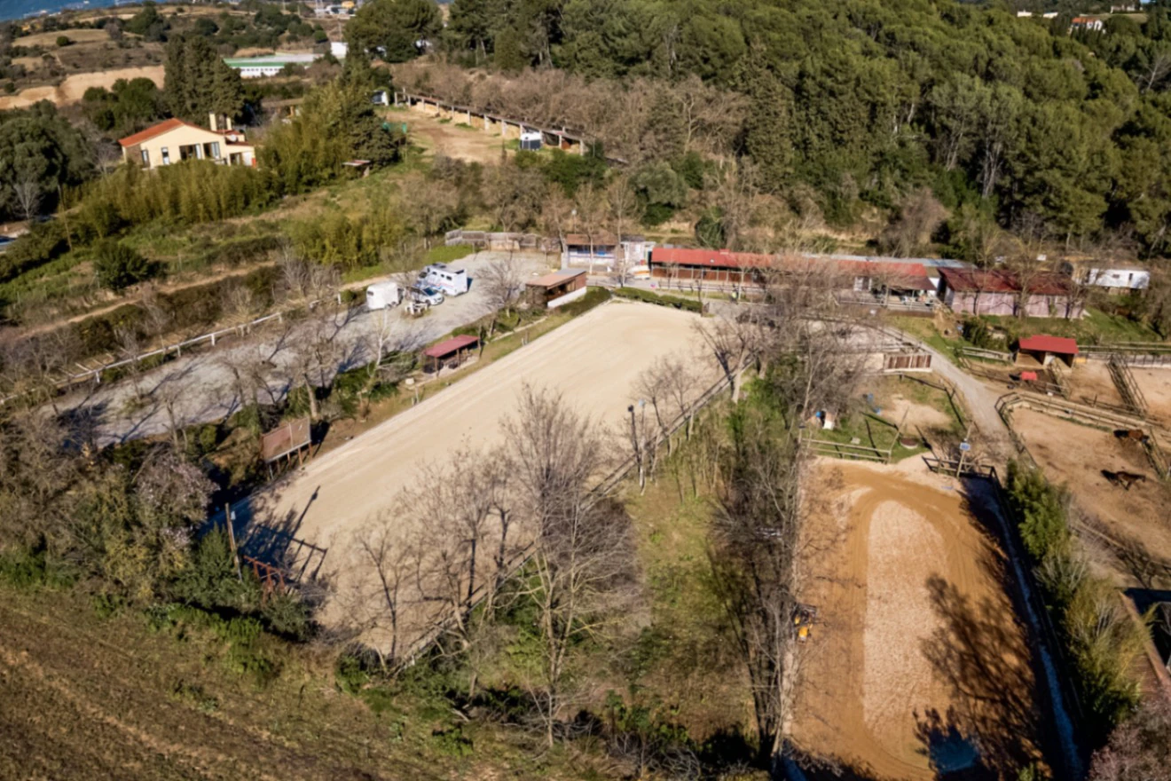 4320 - En venta magnífica hípica particular con vivienda en el Vallés