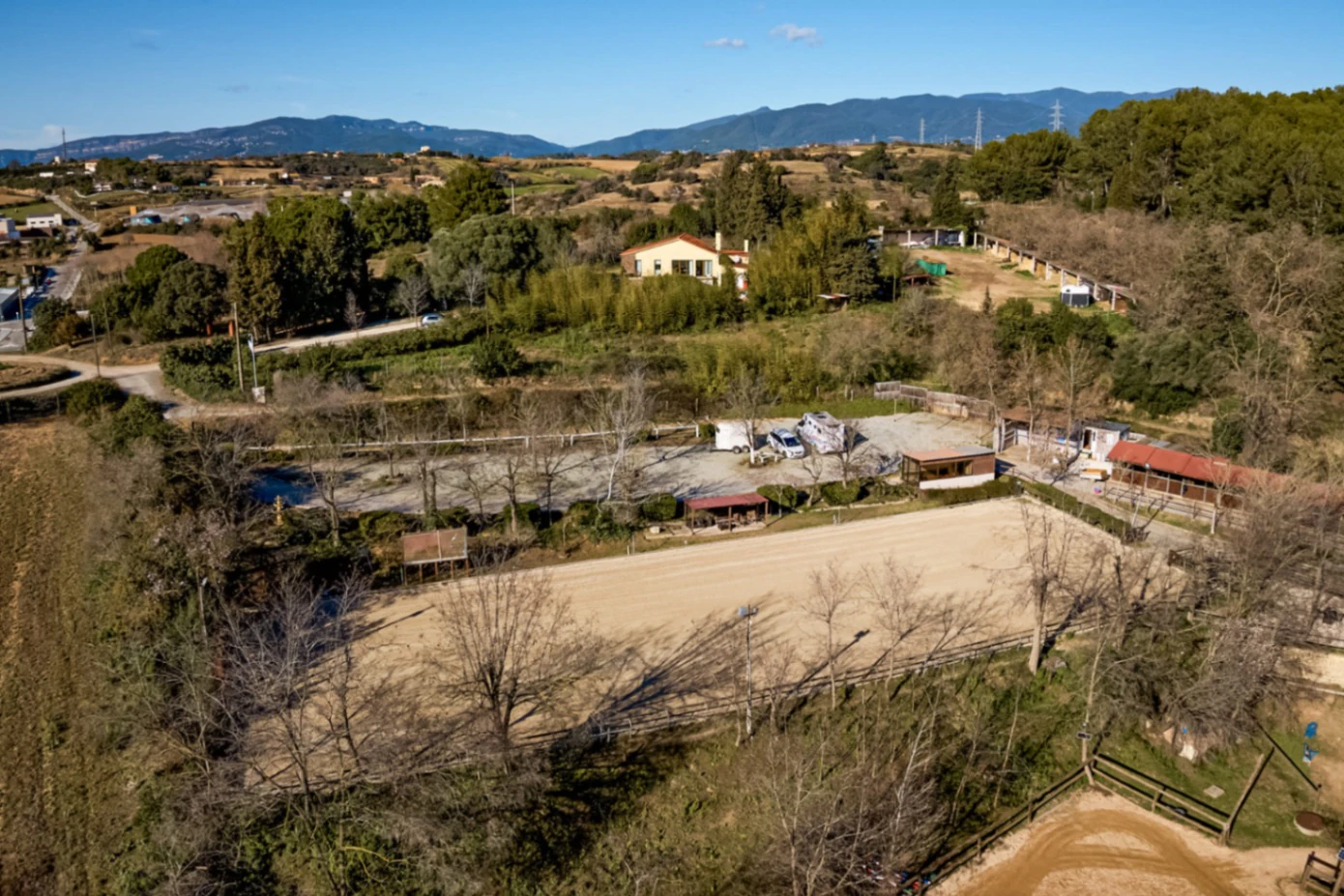 4320 - En venta magnífica hípica particular con vivienda en el Vallés