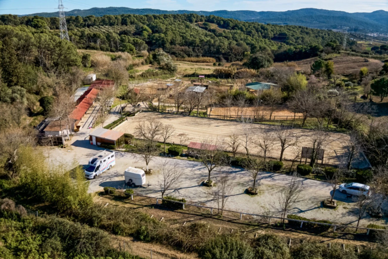 4320 - En venta magnífica hípica particular con vivienda en el Vallés