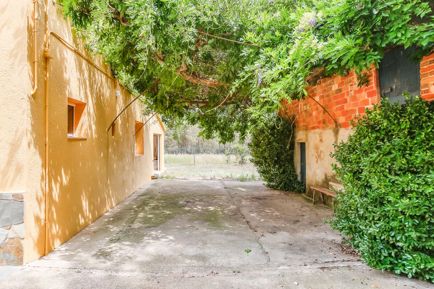9769 - Masia en venda amb paller a prop del poble