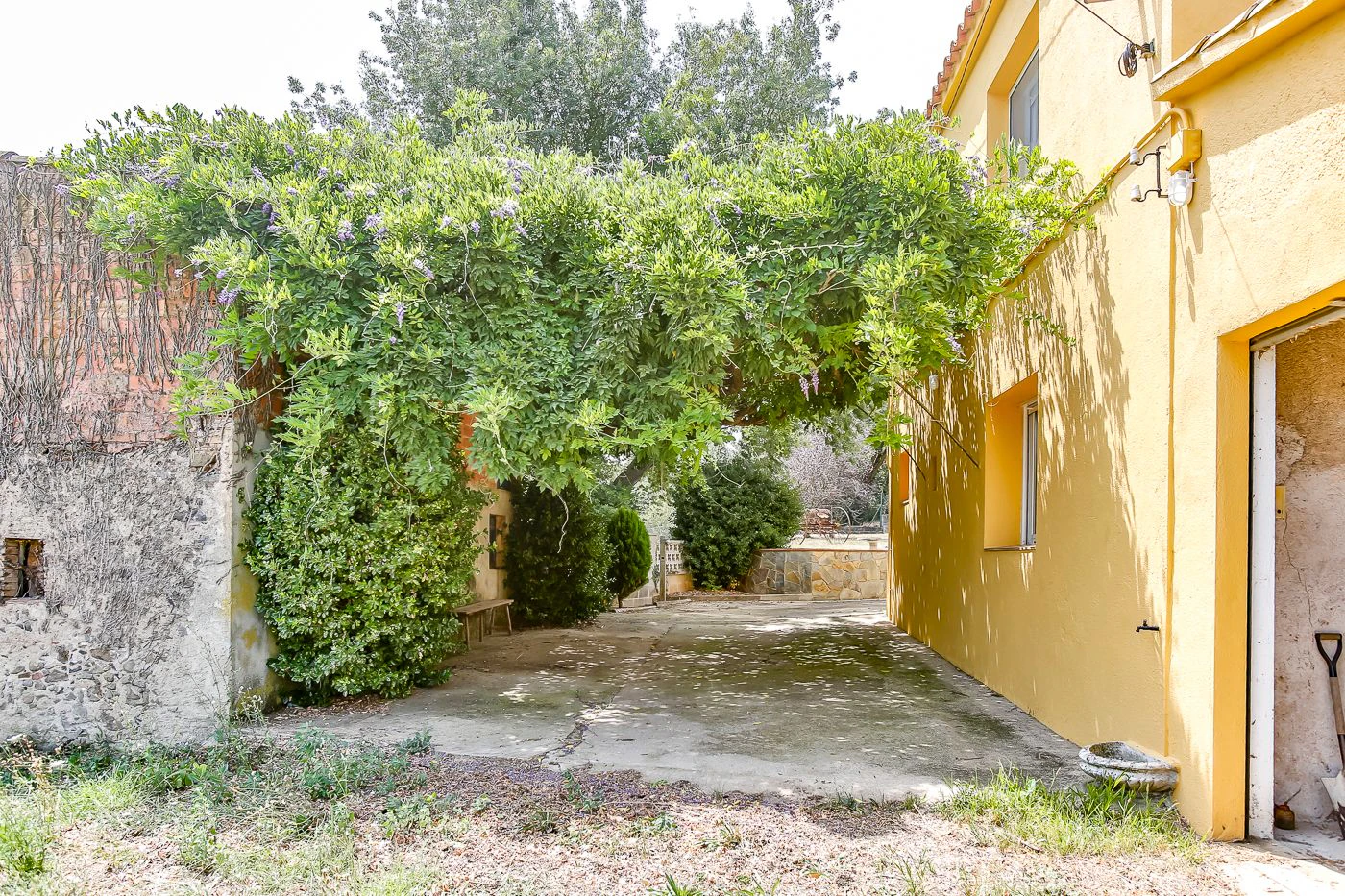 9769 - Masia en venda amb paller a prop del poble