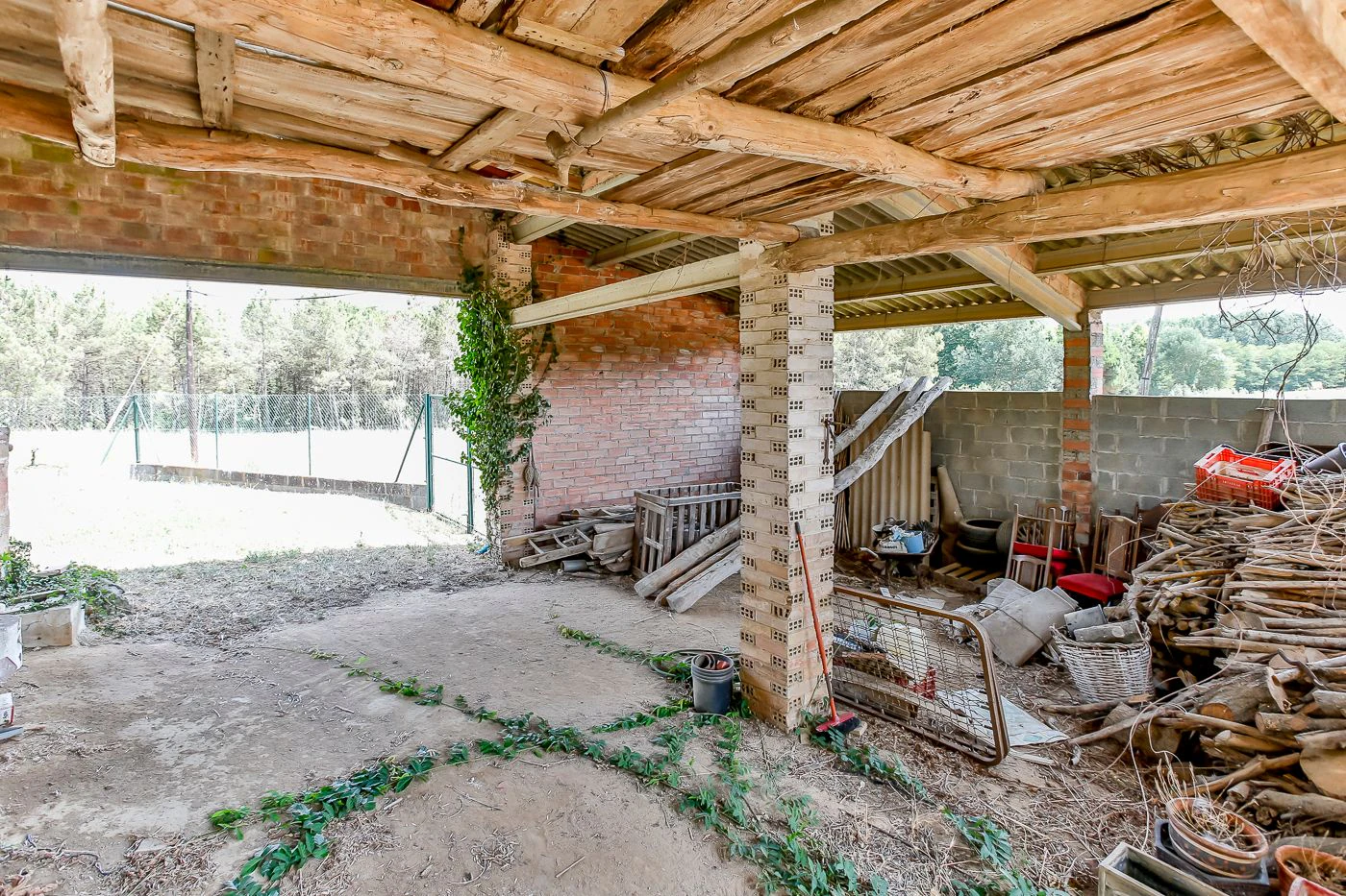 9769 - Masia en venda amb paller a prop del poble