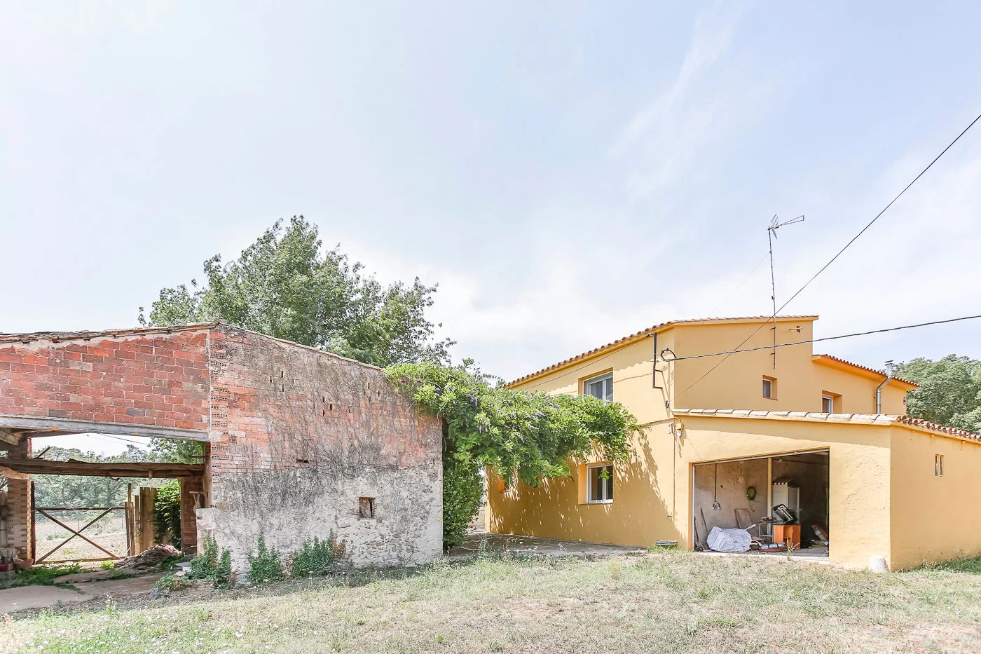 9769 - Masia en venda amb paller a prop del poble