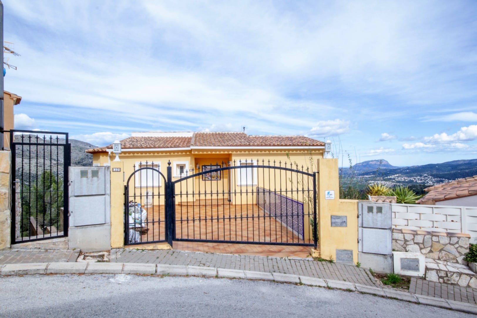 Villa en venta con 3 habitaciones y jardín en La Vall de Laguar