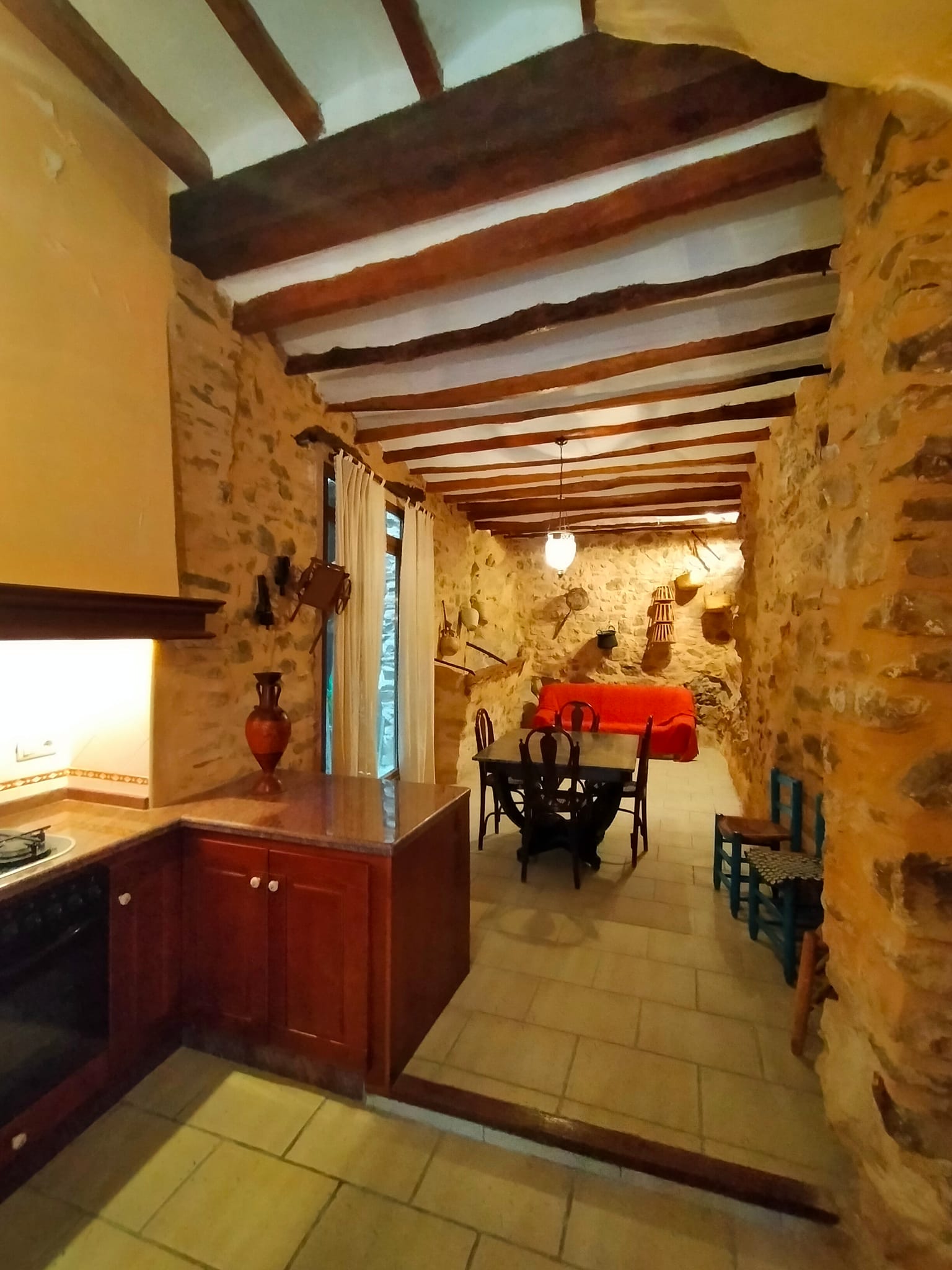Gran casa de pueblo en Castell de Castells