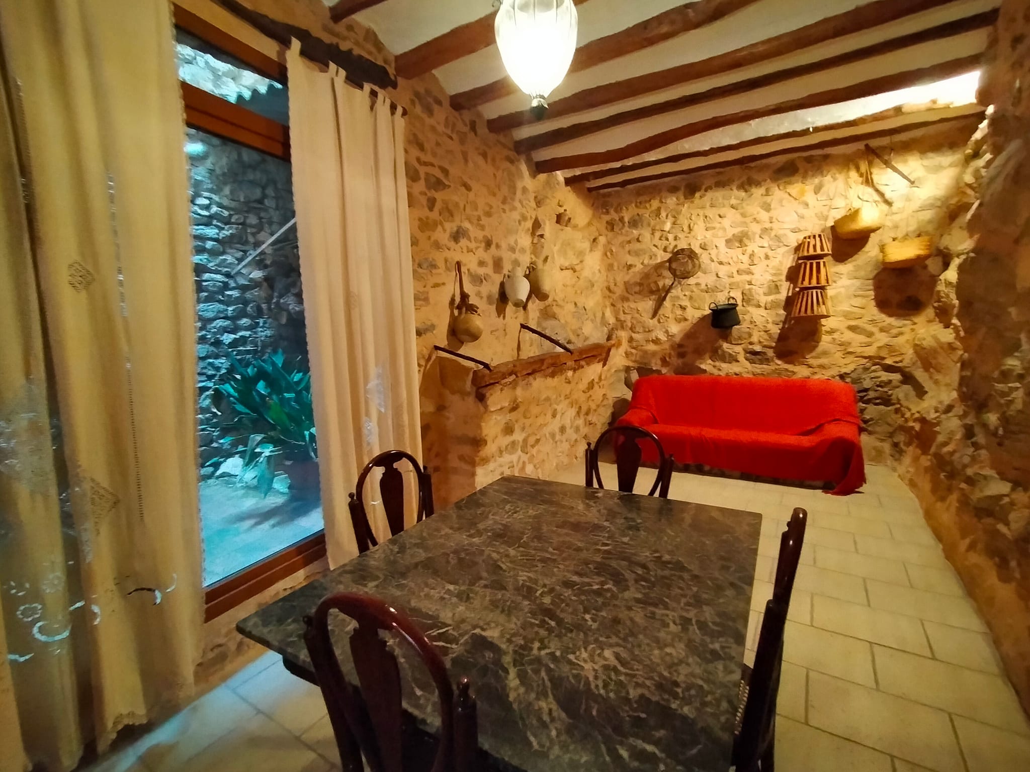 Gran casa de pueblo en Castell de Castells