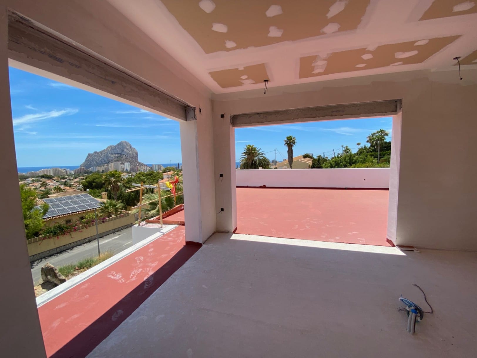 Villa de lujo y estilo moderno con vistas al mar y al Peñón en Calpe