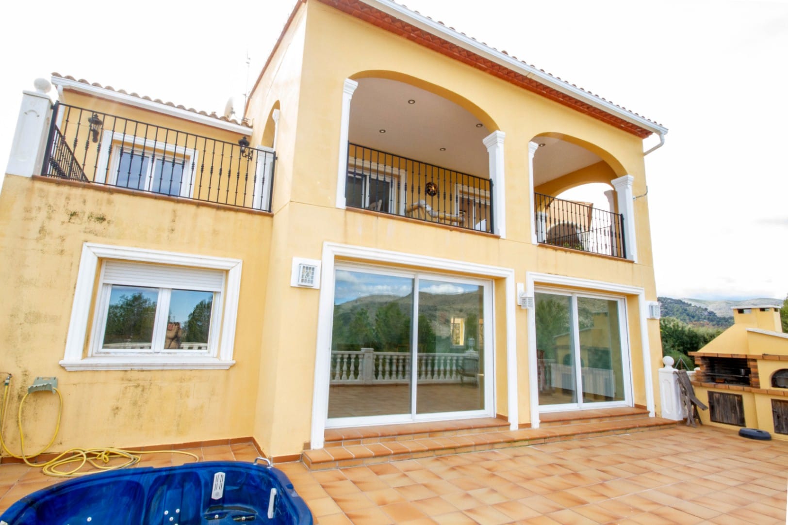Villa en venta con 3 habitaciones y jardín en La Vall de Laguar