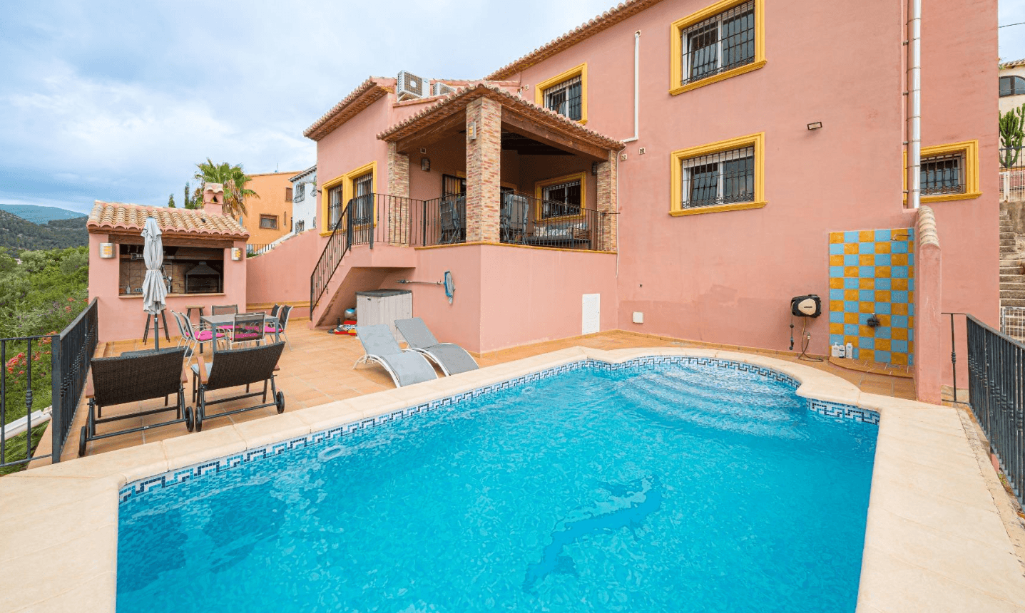 Maravillosa villa en venta en Orba