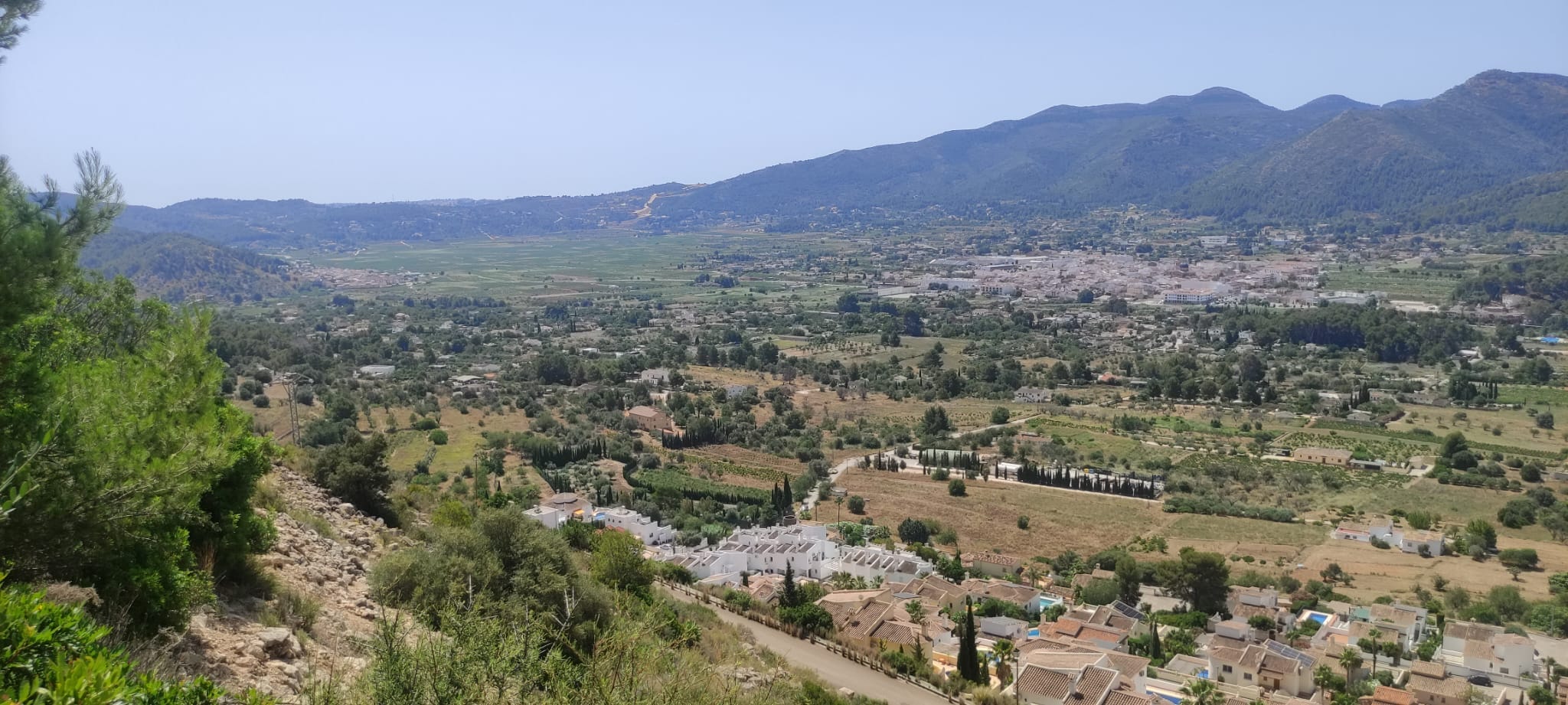 Terreno en venta en Jalón, Alicante - 600 m² orientado al sur
