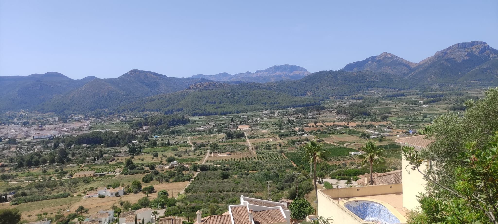 Terreno en venta en Jalón, Alicante - 600 m² orientado al sur