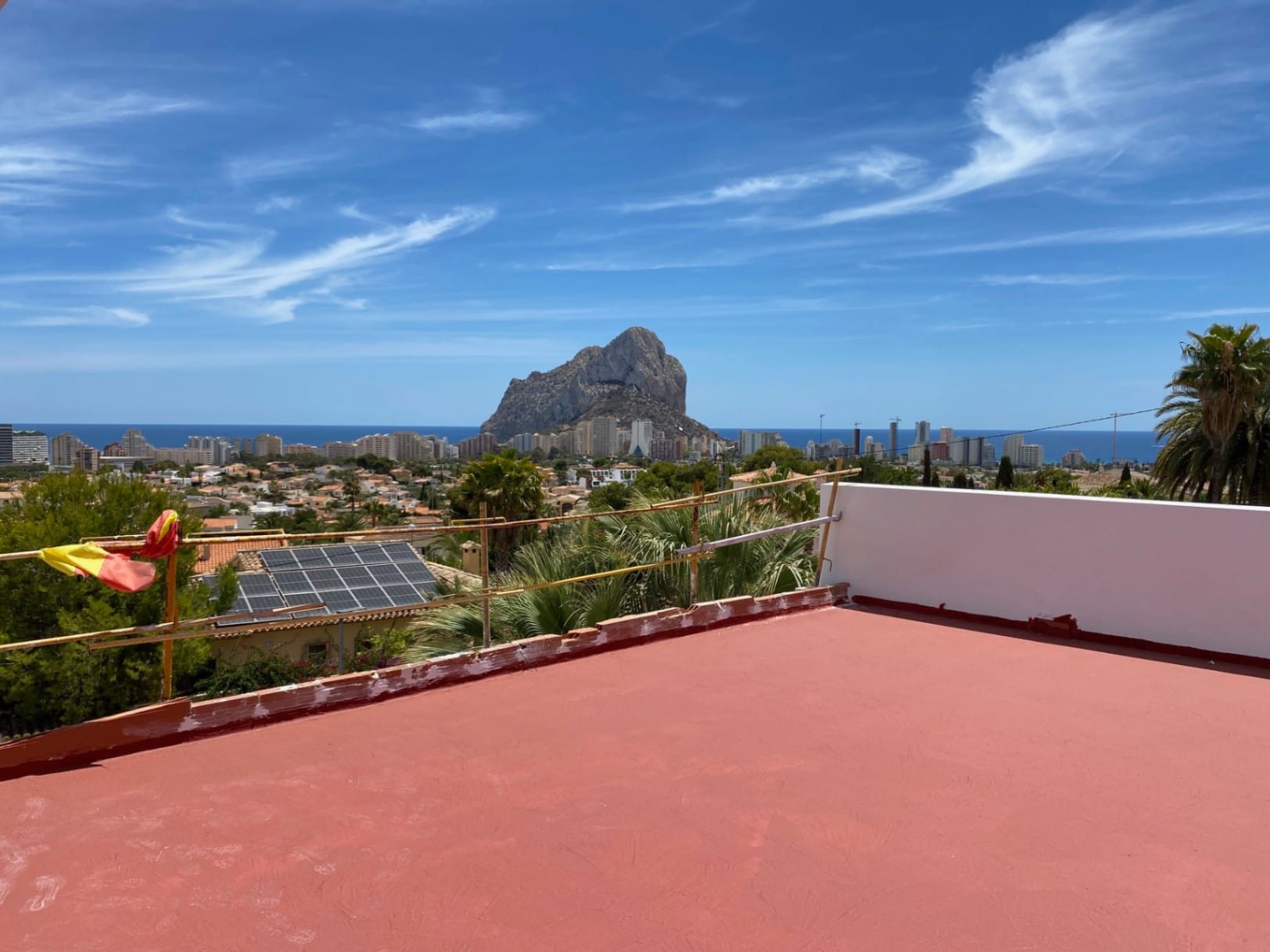 Villa de lujo y estilo moderno con vistas al mar y al Peñón en Calpe