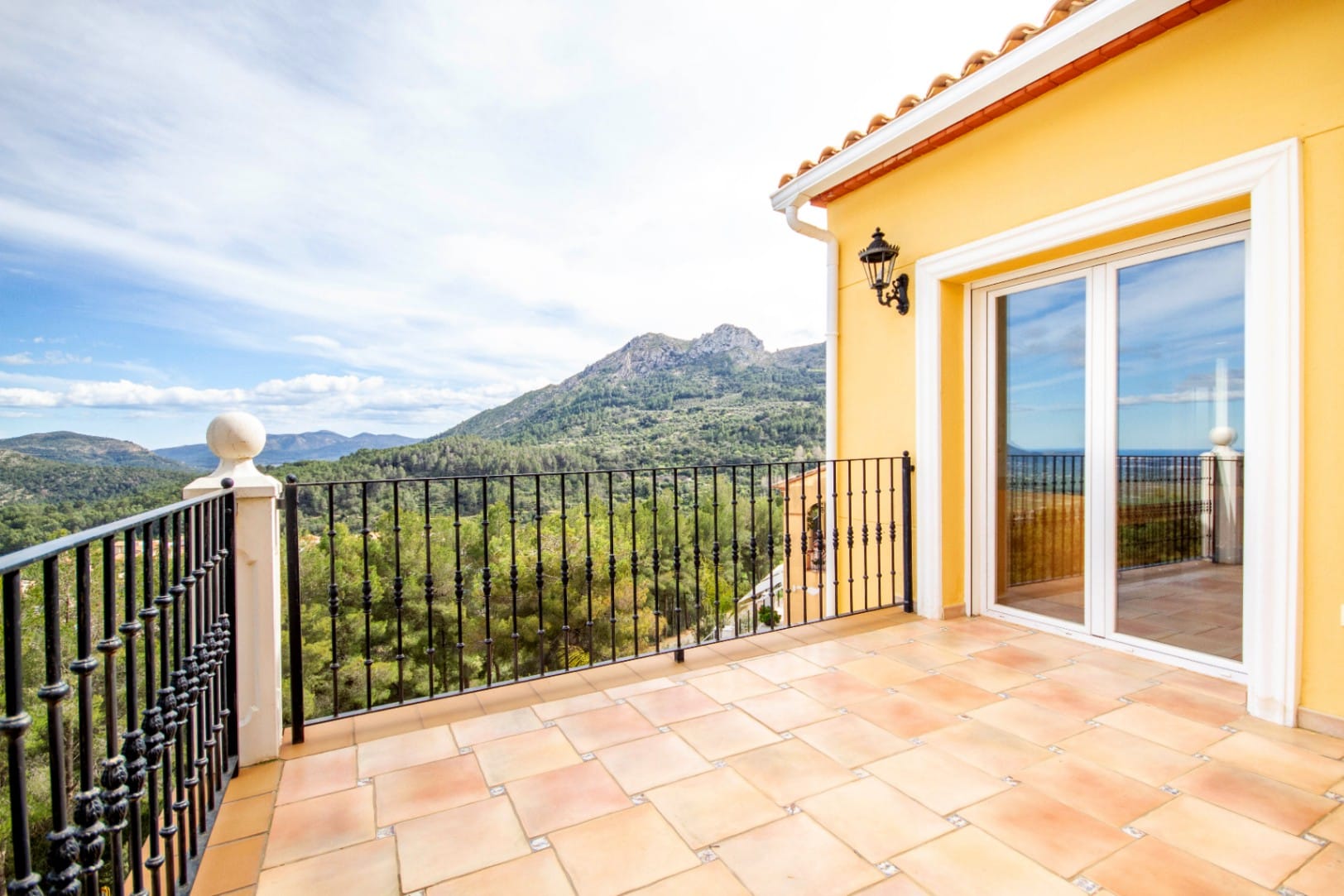 Villa en venta con 3 habitaciones y jardín en La Vall de Laguar