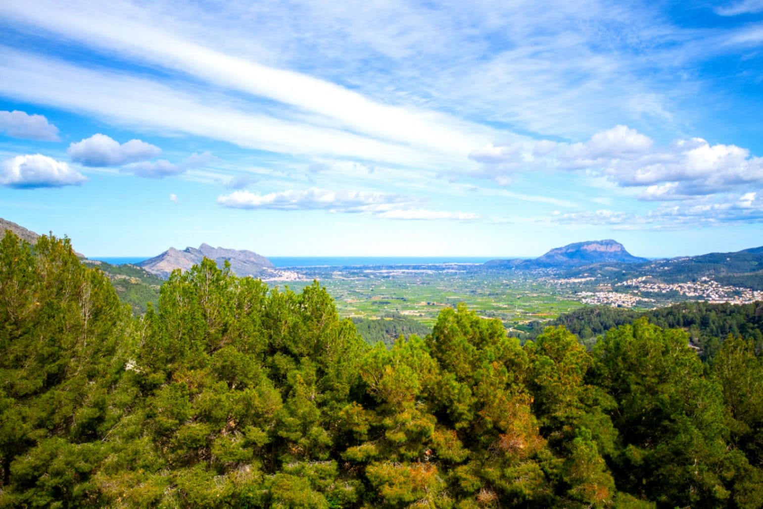 Villa en venta con 3 habitaciones y jardín en La Vall de Laguar