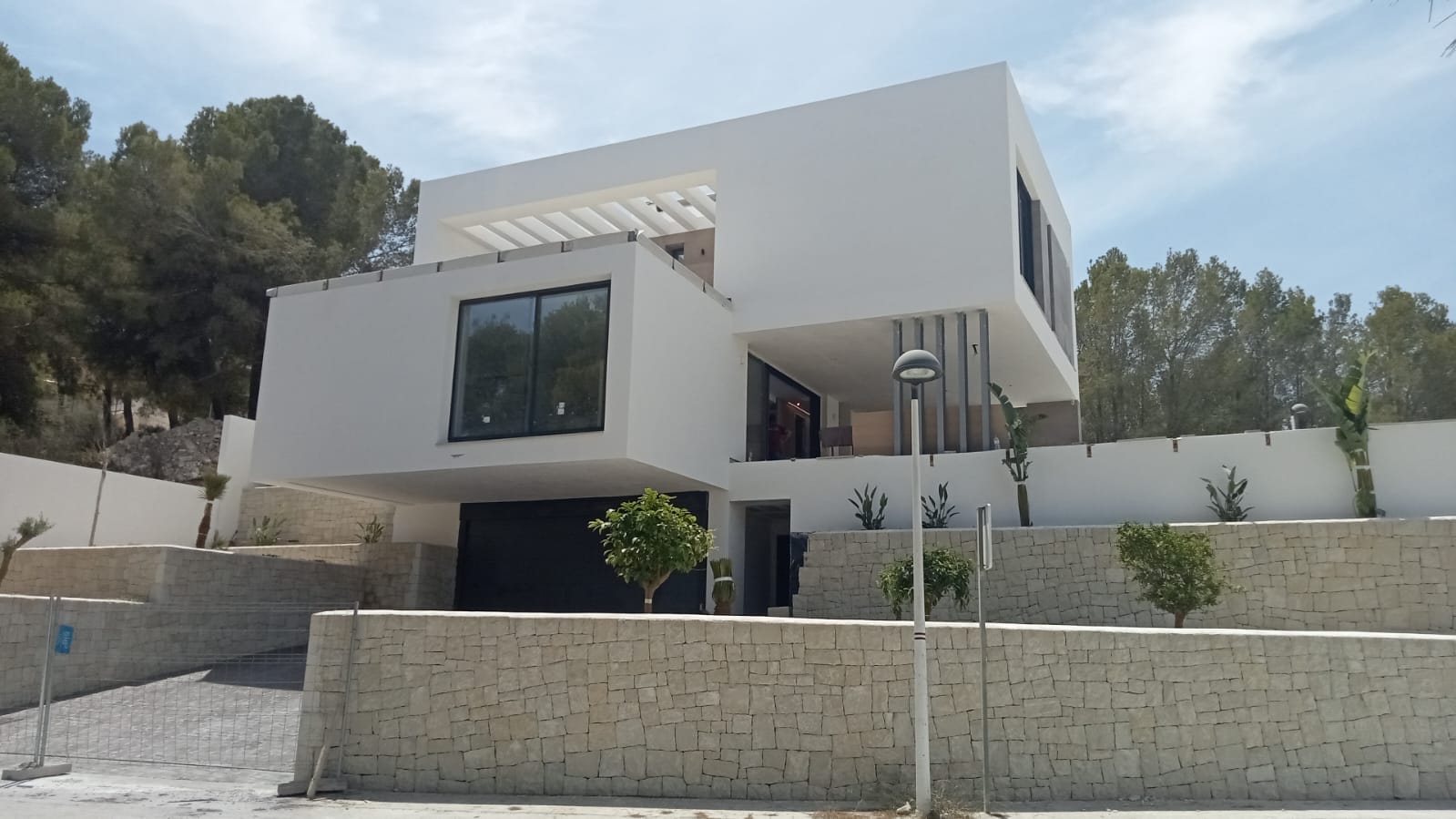 Villa de lujo y estilo moderno de obra nueva en Moraira