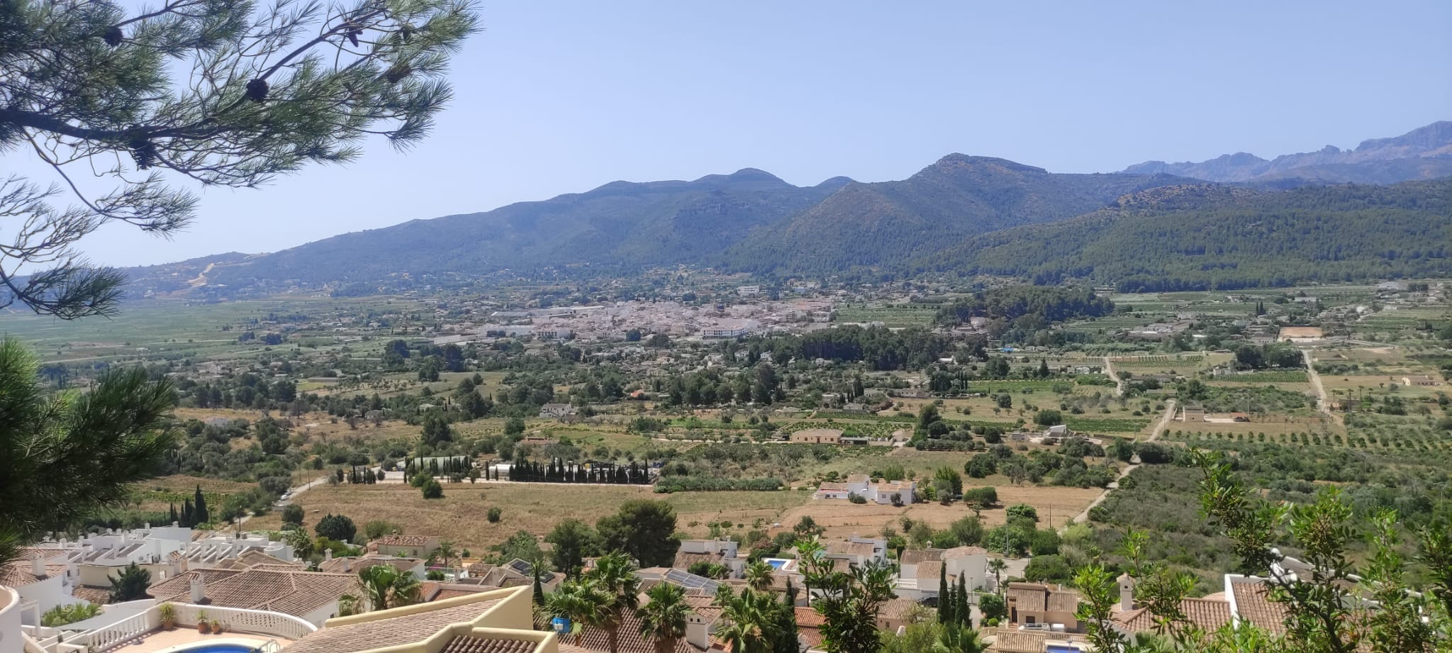 Terreno en venta en Jalón, Alicante - 600 m² orientado al sur