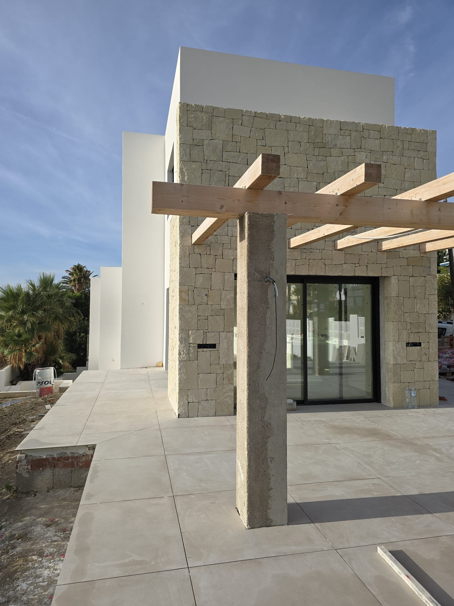 Villa de lujo y estilo moderno con vistas al mar y al Peñón en Calpe