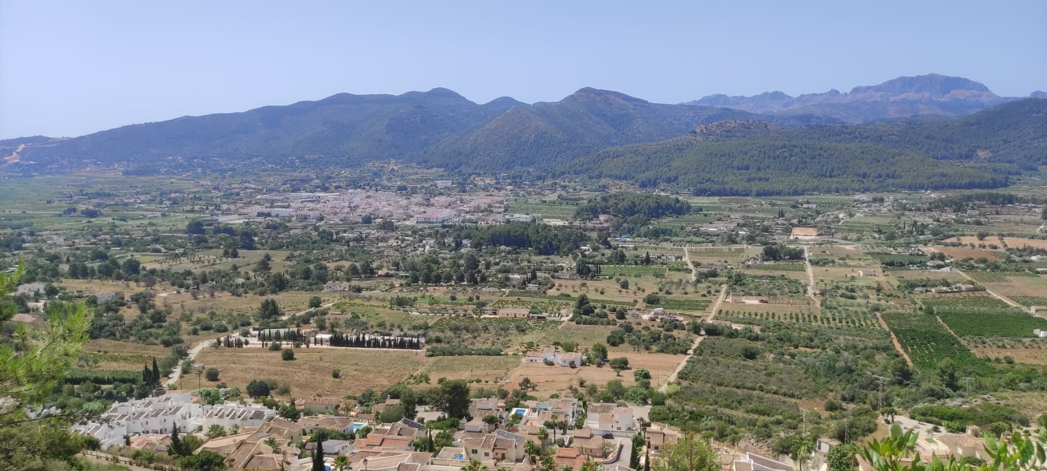 Terreno en venta en Jalón, Alicante - 600 m² orientado al sur