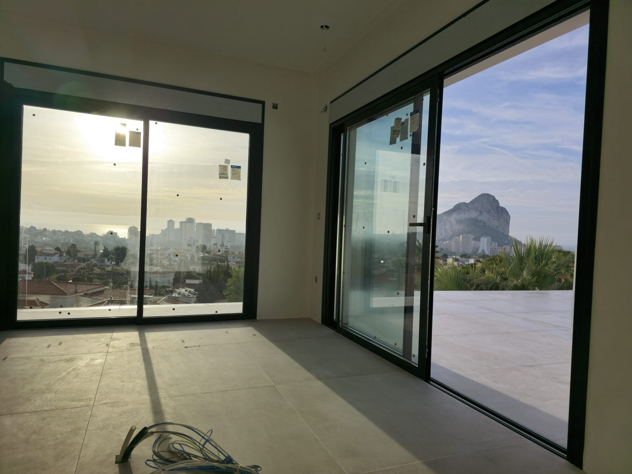 Villa de lujo y estilo moderno con vistas al mar y al Peñón en Calpe
