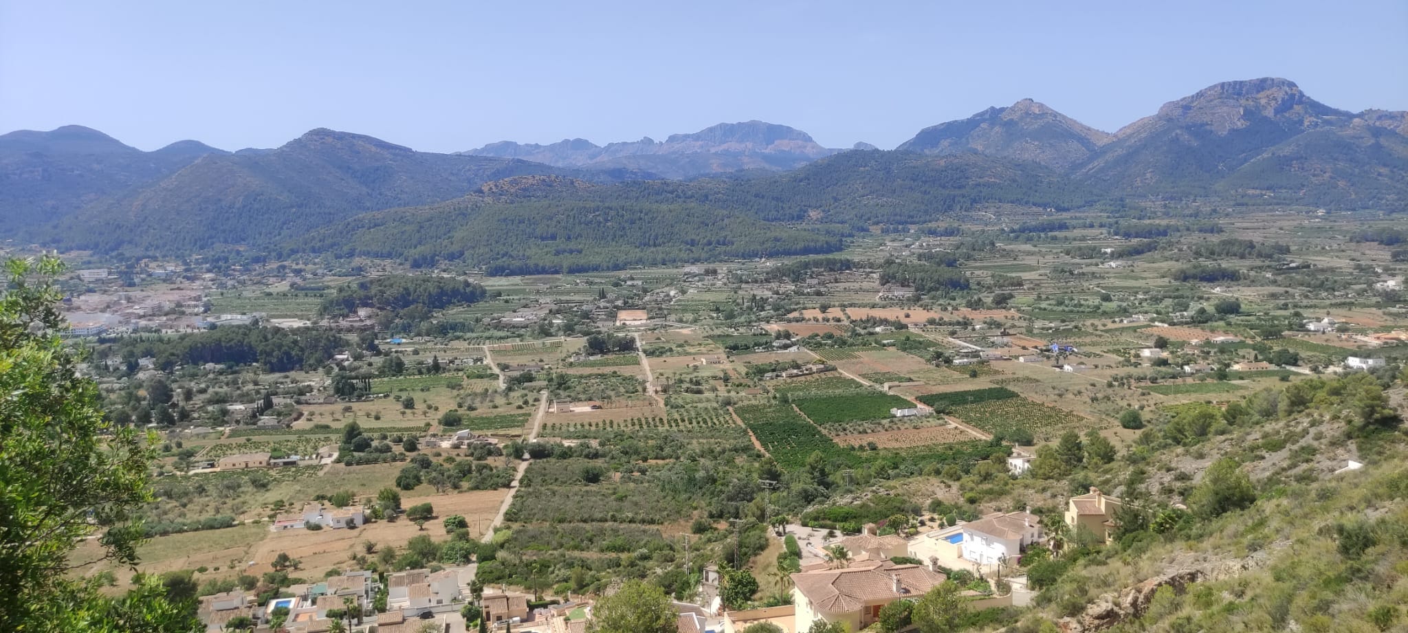 Terreno en venta en Jalón, Alicante - 600 m² orientado al sur