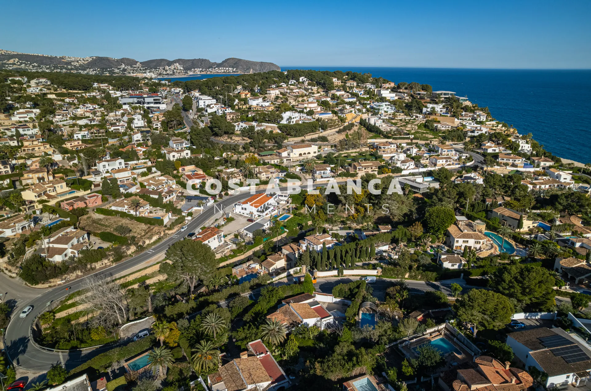Villa avec vue sur mer et piscine couverte à vendre sur la côte de Benissa