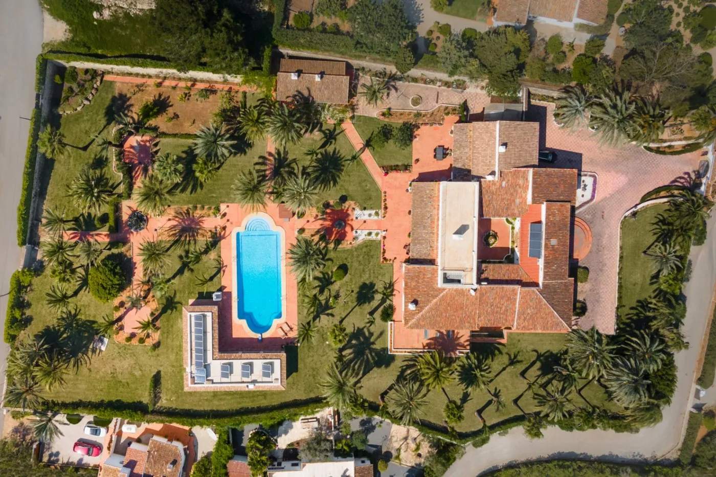 Grote villa met gastenverblijf in Jávea en perceel 5.835m2