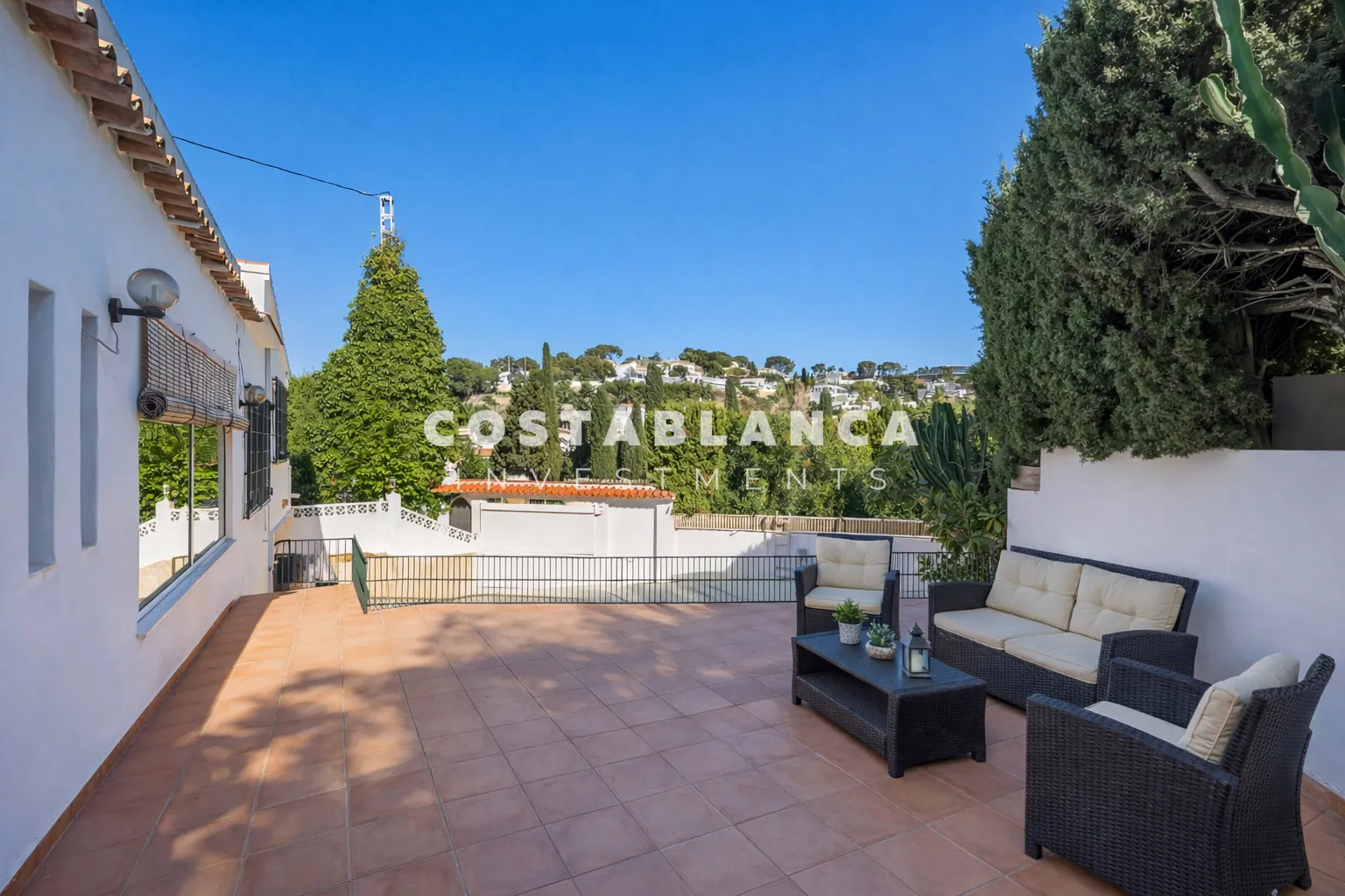 Villa avec vue sur mer et piscine couverte à vendre sur la côte de Benissa