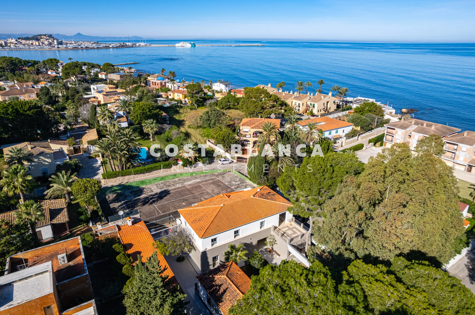 Magnificent Villa in Las Rotas, Dénia Walking Distance to the Beach