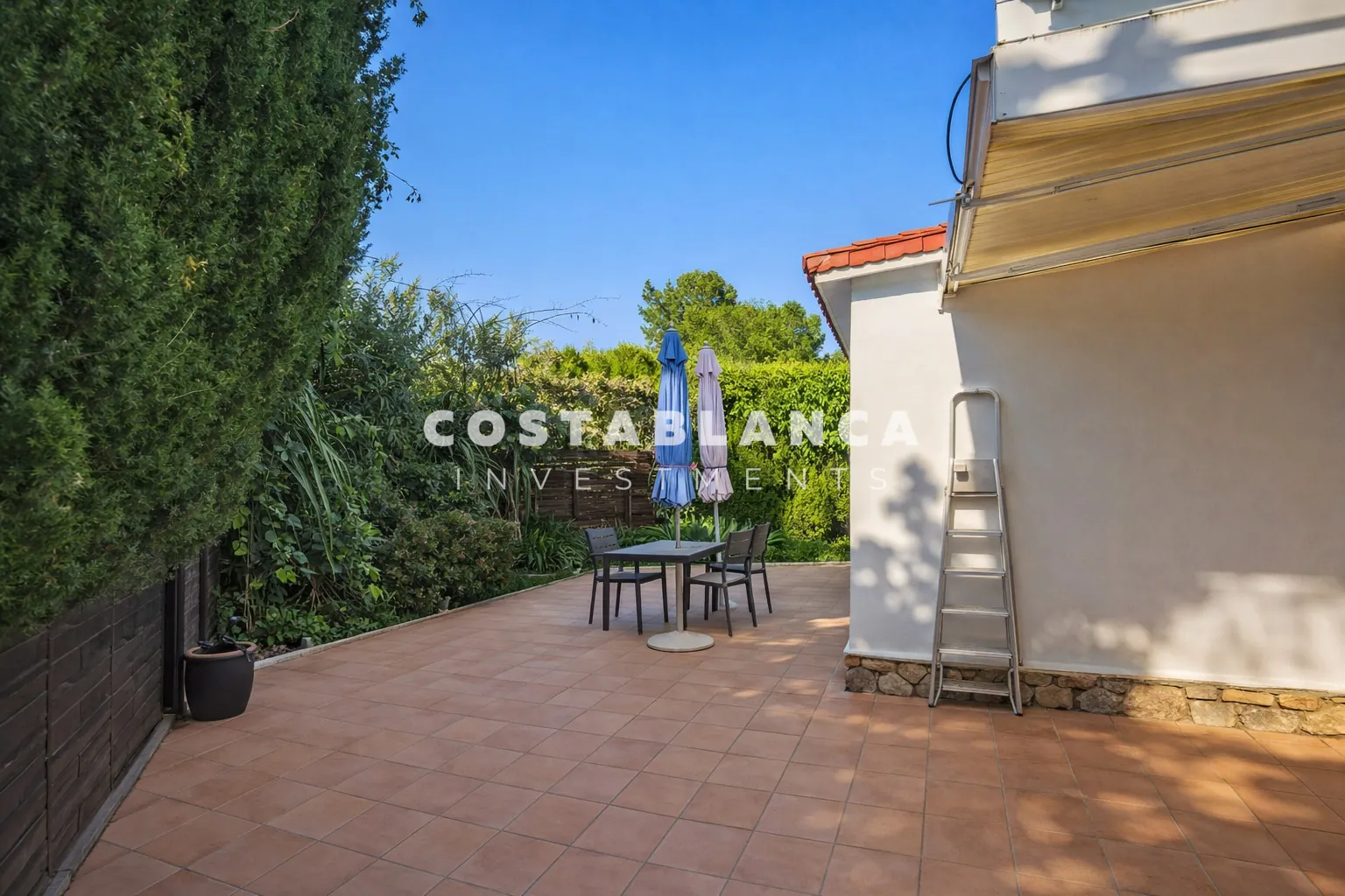 Villa avec vue sur mer et piscine couverte à vendre sur la côte de Benissa
