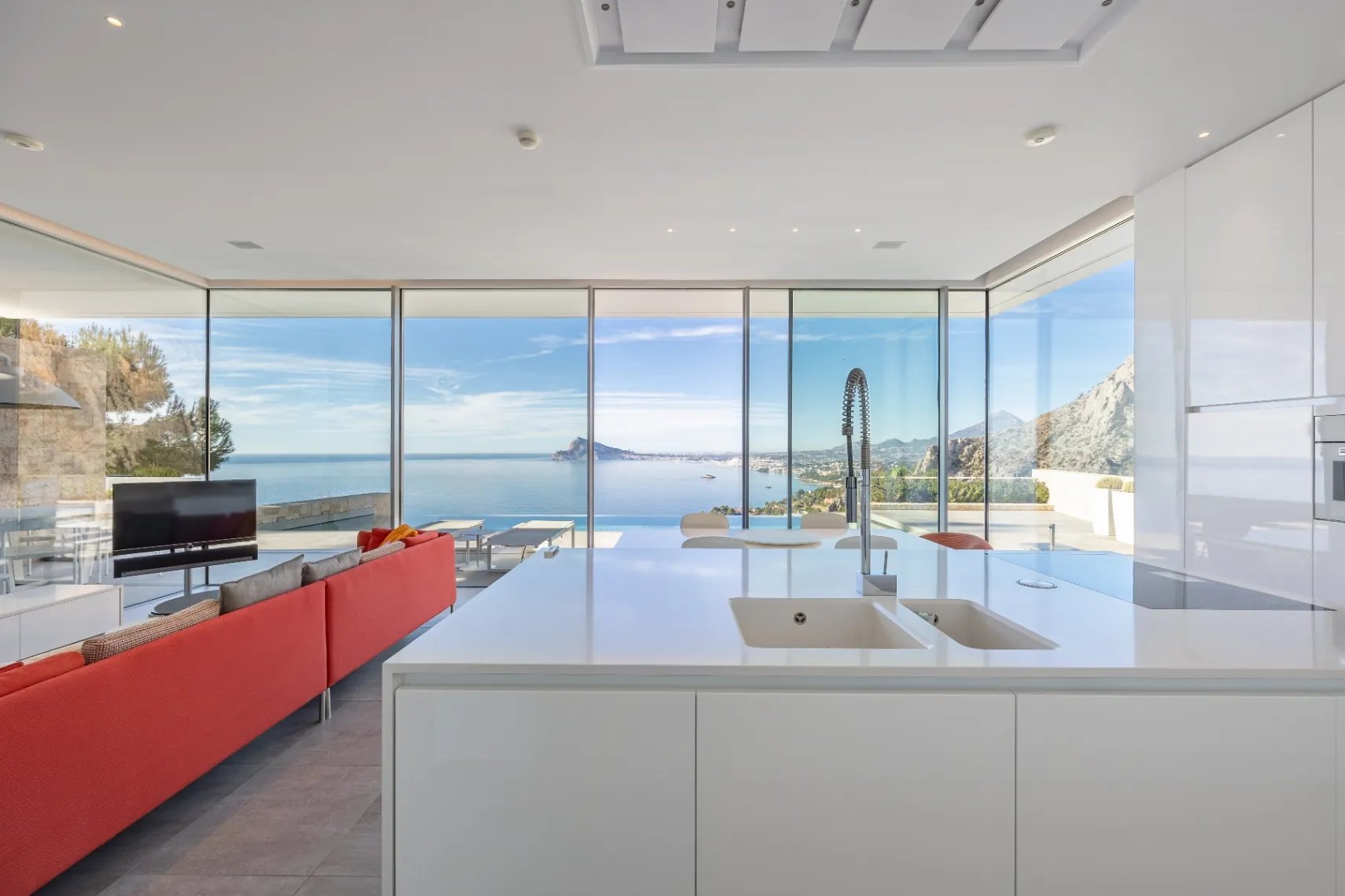 Villa moderna con vistas al mar en venta en Altea
