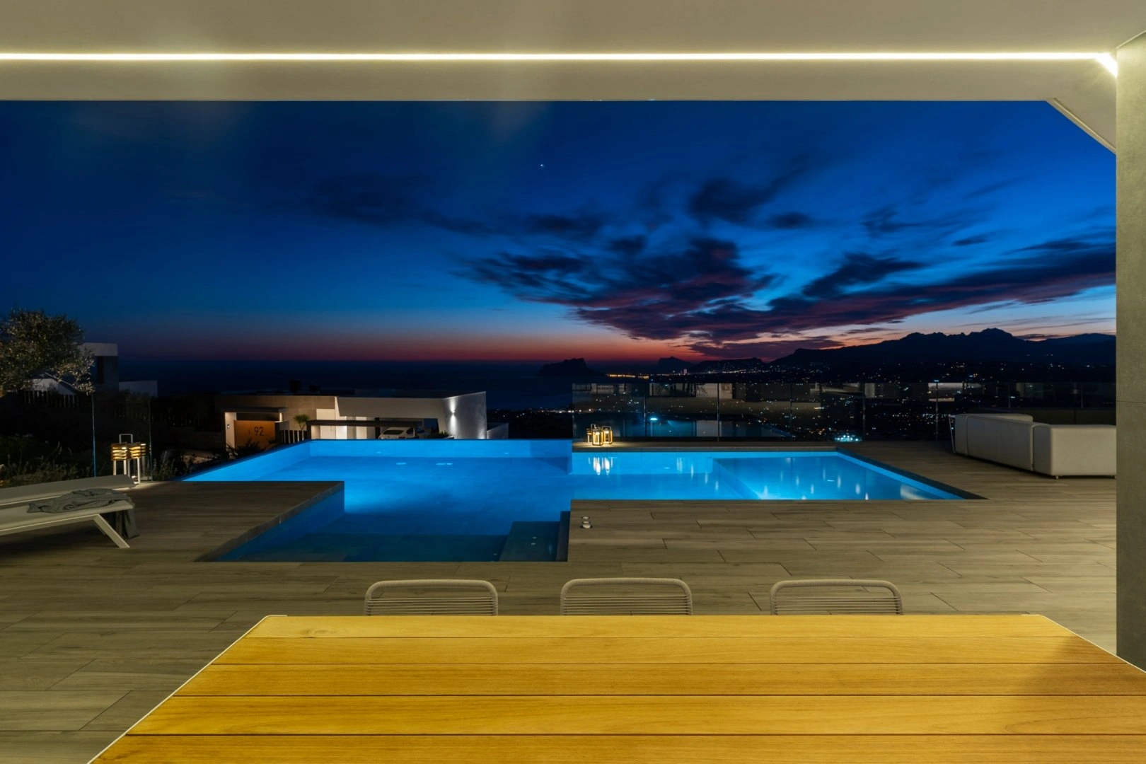 Villa Veleta - Villa moderna de lujo en Cumbre del Sol