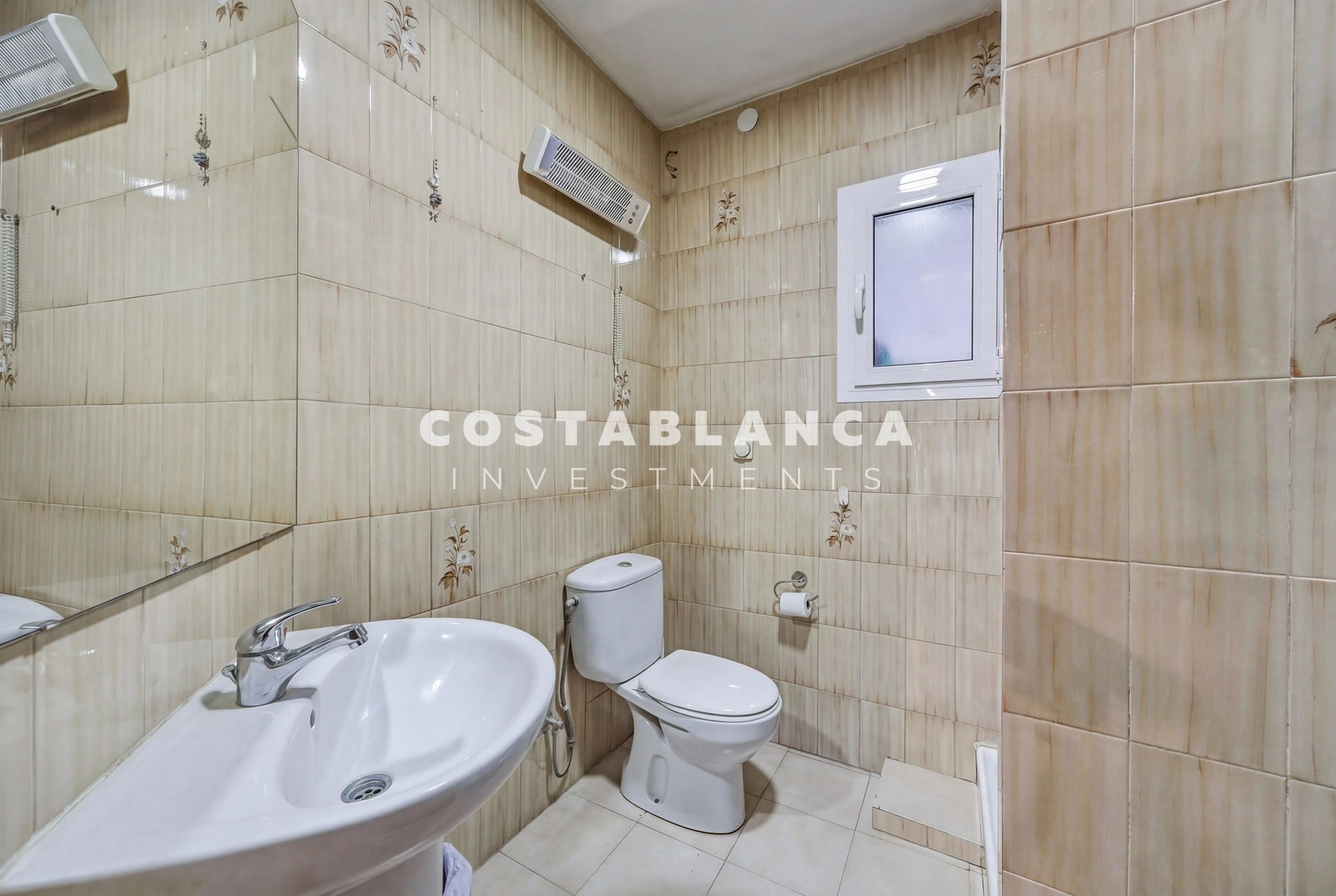 Villa avec vue sur mer et piscine couverte à vendre sur la côte de Benissa