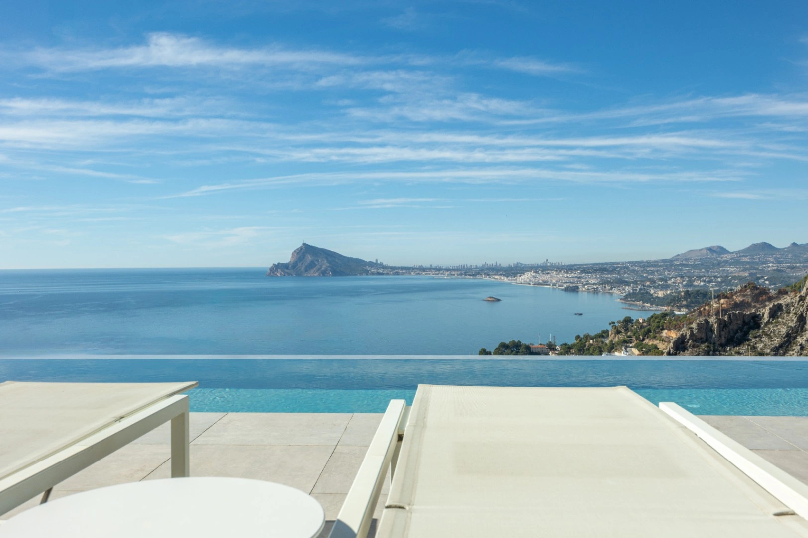 Villa moderna con vistas al mar en venta en Altea