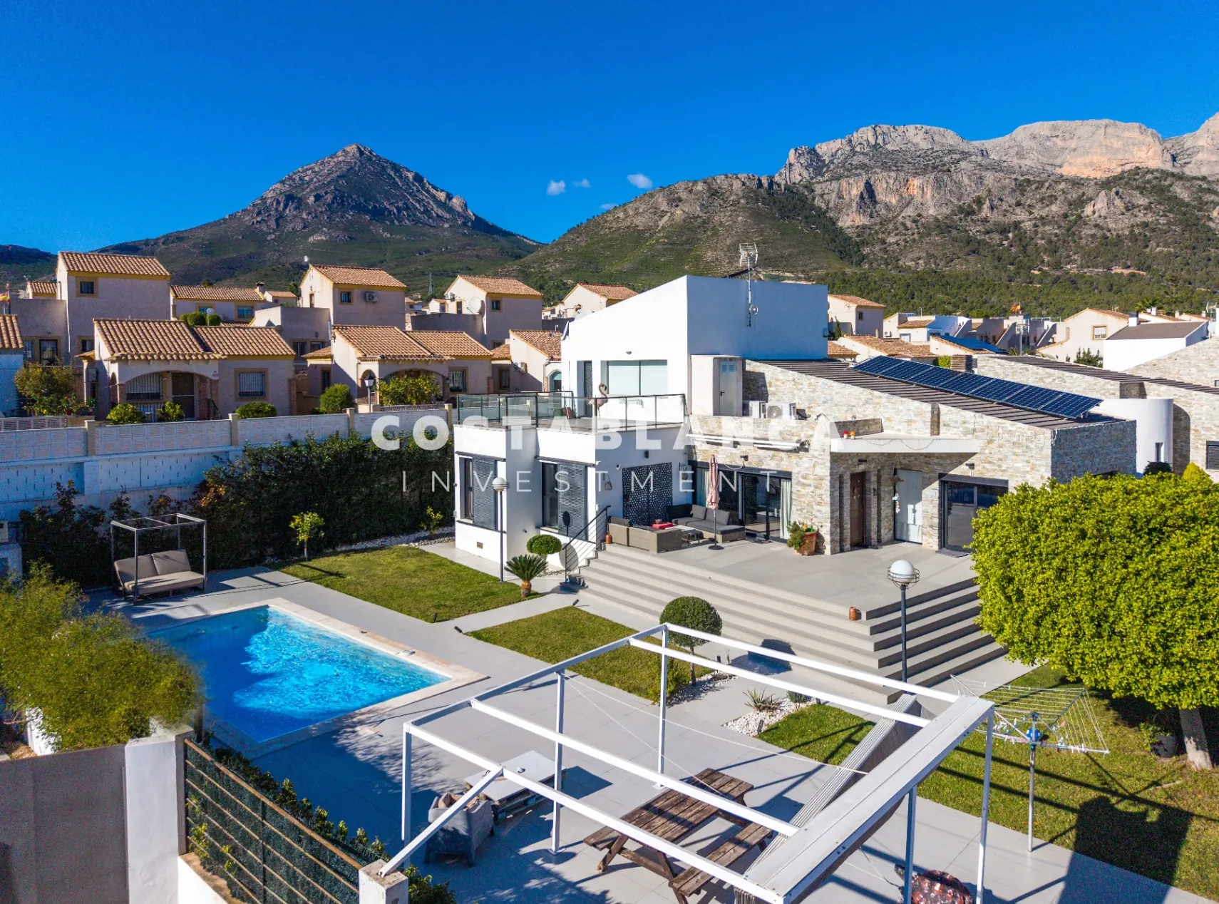Modern Villa with Heated Pool, Cinema Room and Sauna for sale in Polop