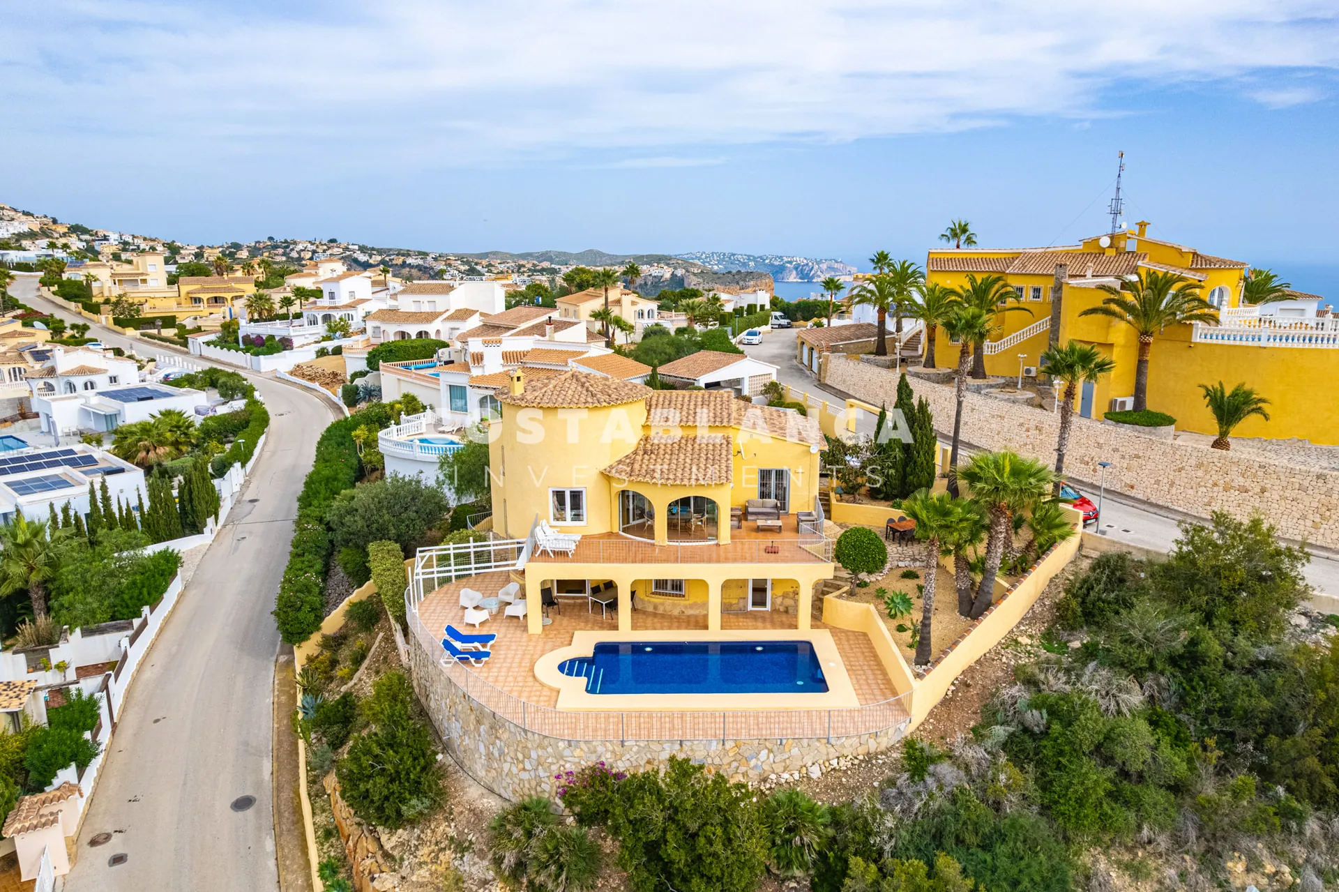 Mediterranean Villa with Panoramic Sea and Mountain Views for sale in Benitachell