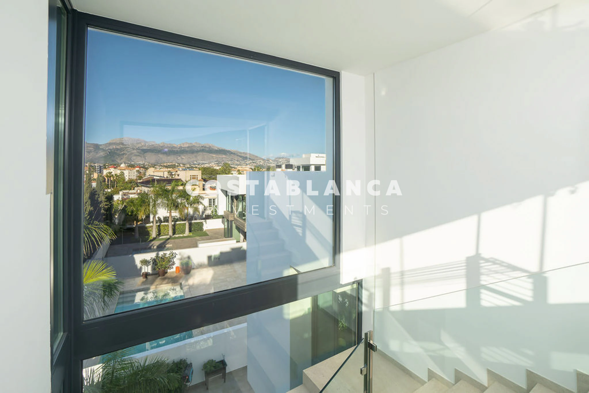 Contemporary Luxury Villa For Sale In Albir