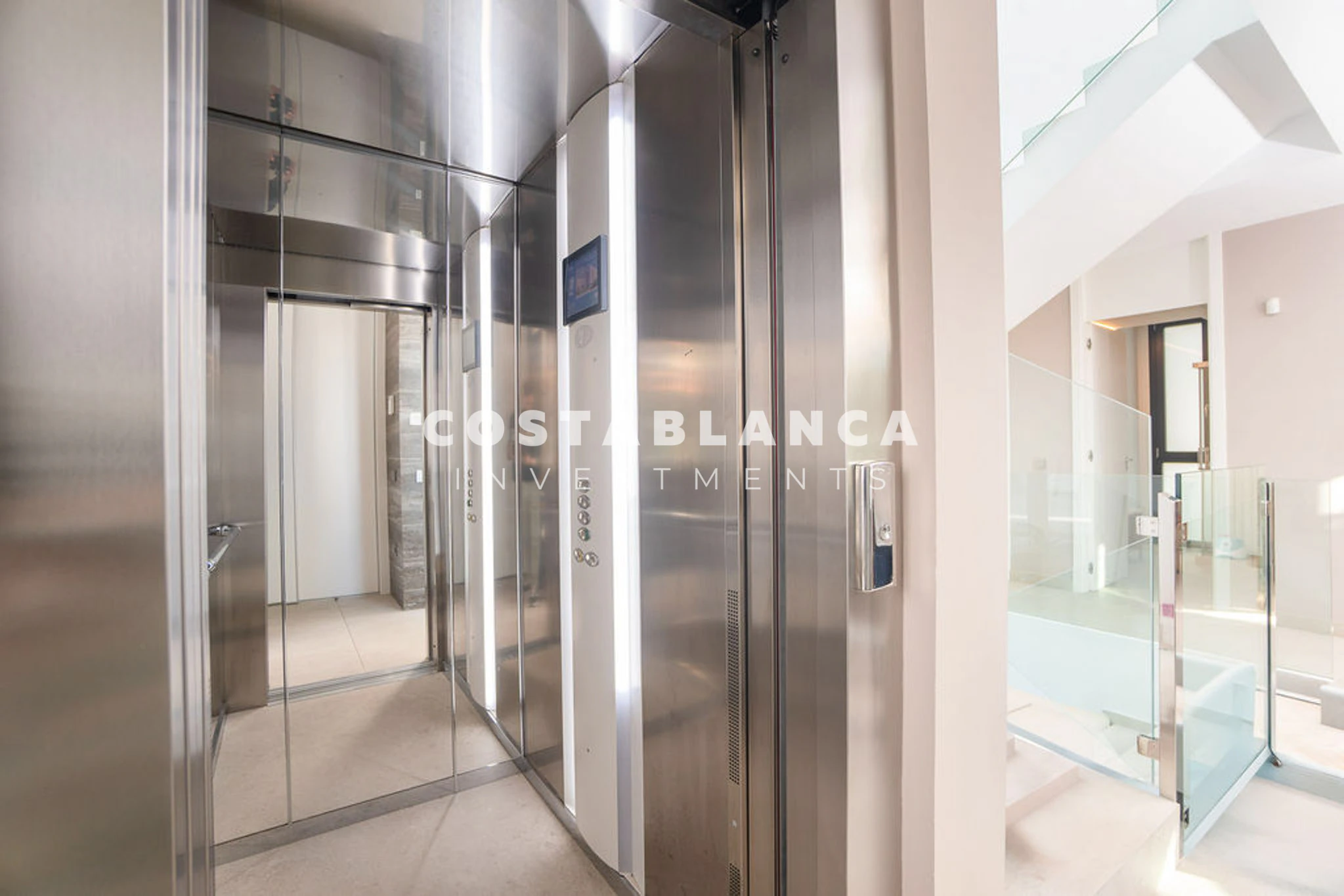 Contemporary Luxury Villa For Sale In Albir