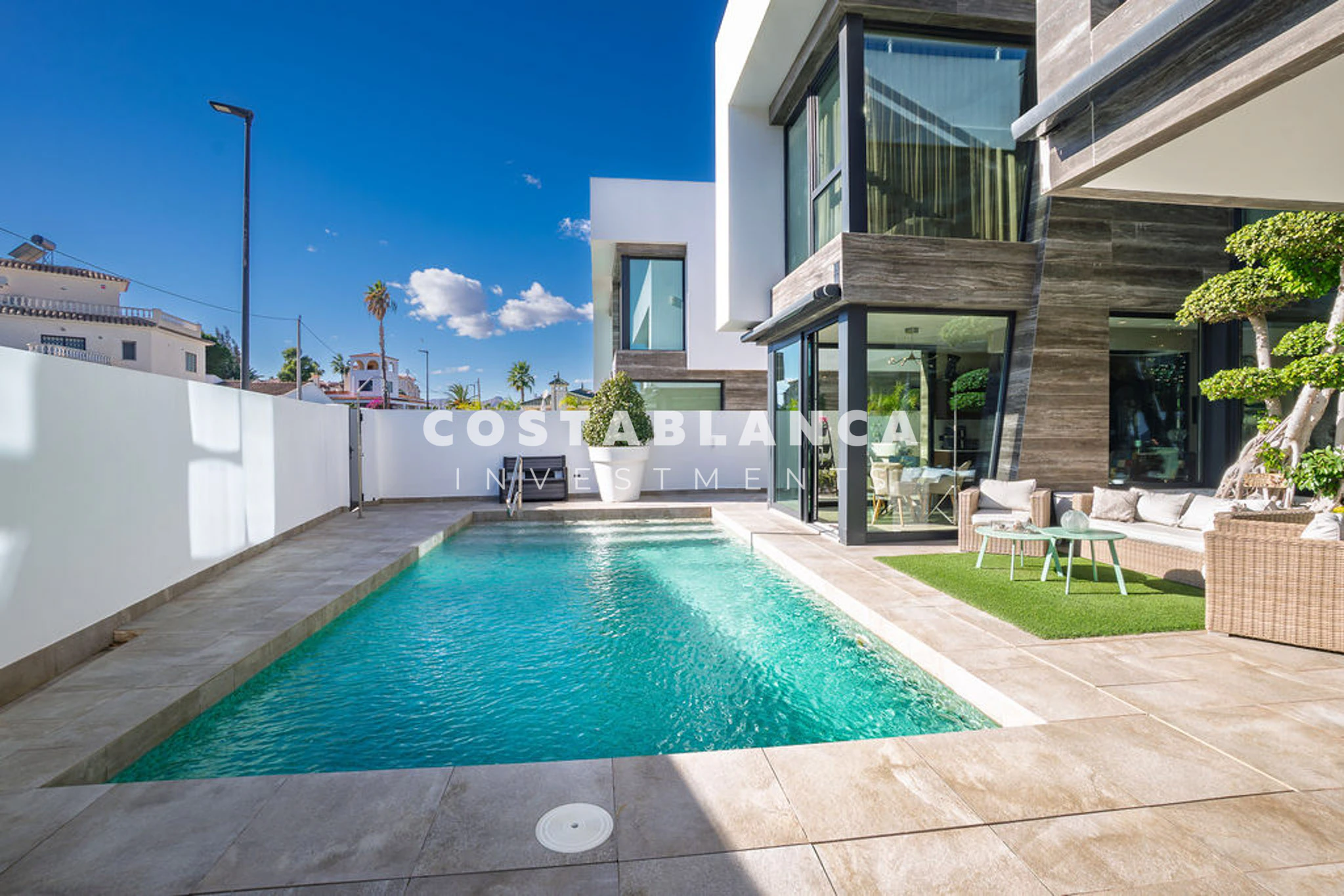 Contemporary Luxury Villa For Sale In Albir