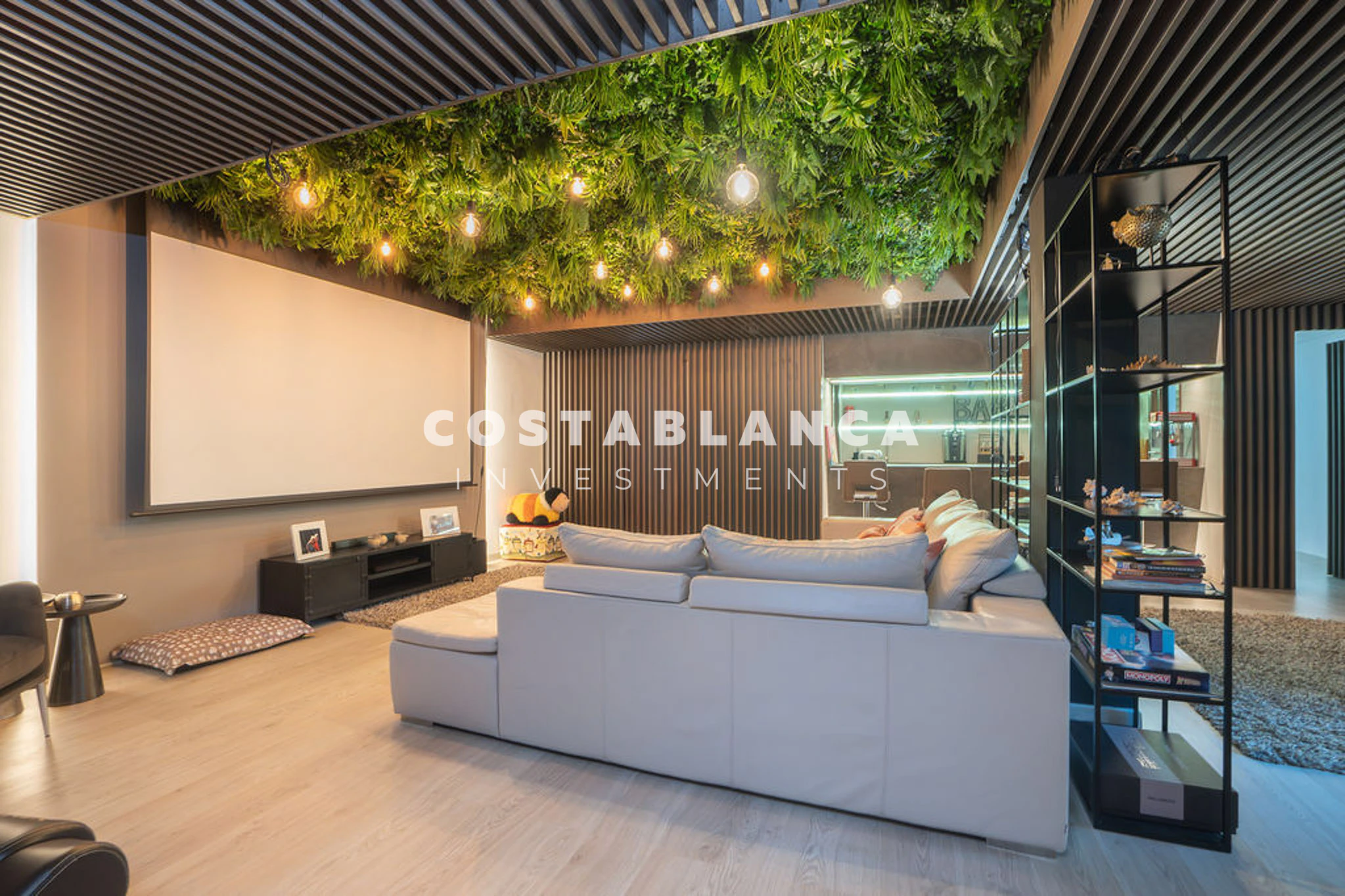 Contemporary Luxury Villa For Sale In Albir