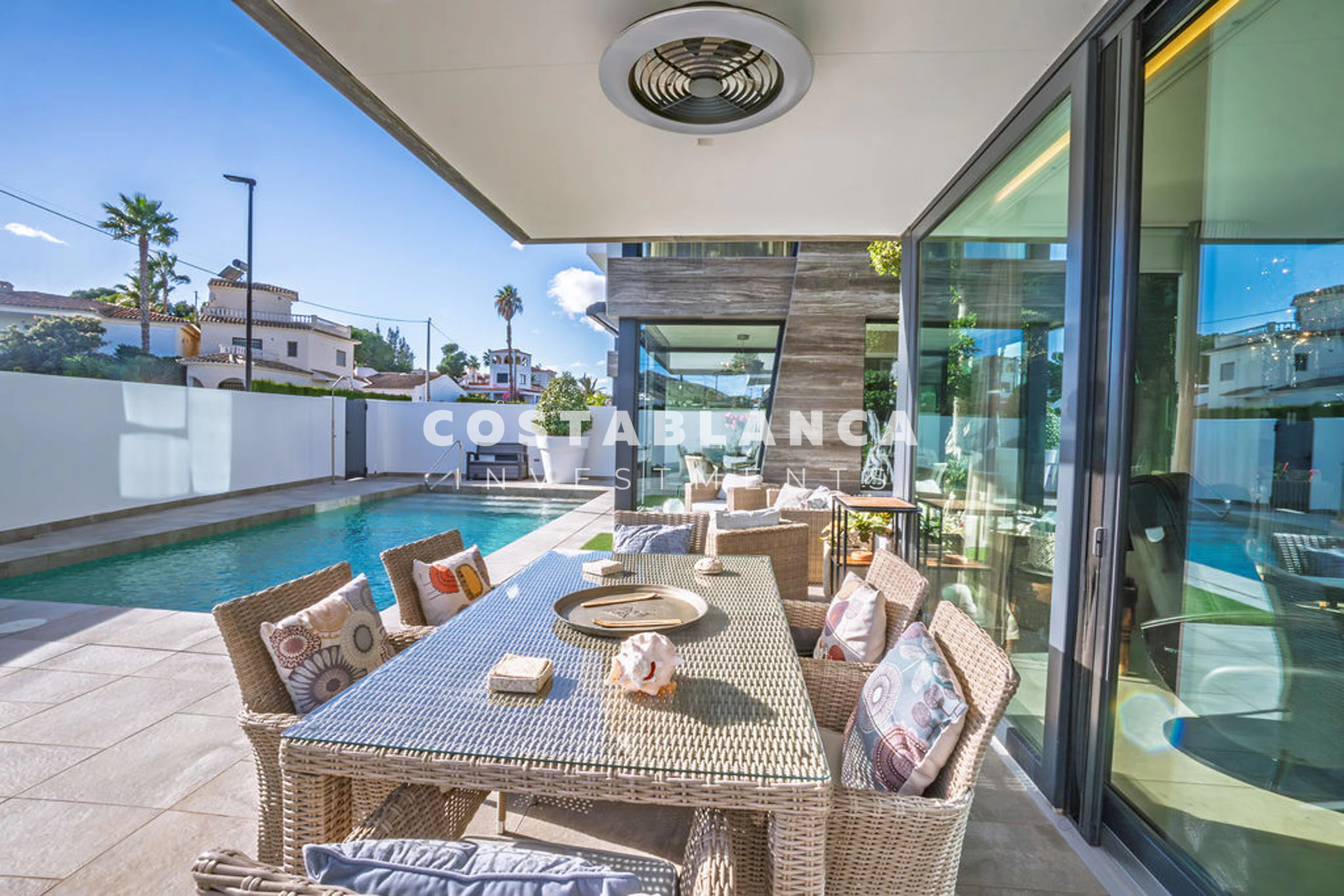 Contemporary Luxury Villa For Sale In Albir