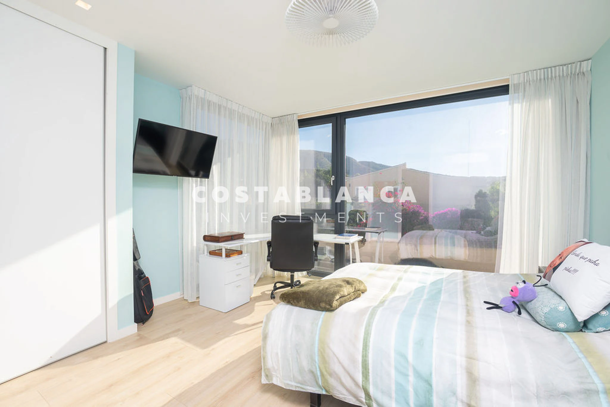 Contemporary Luxury Villa For Sale In Albir