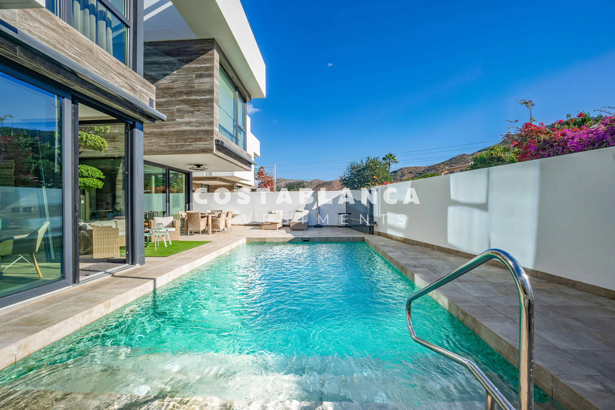 Contemporary Luxury Villa For Sale In Albir