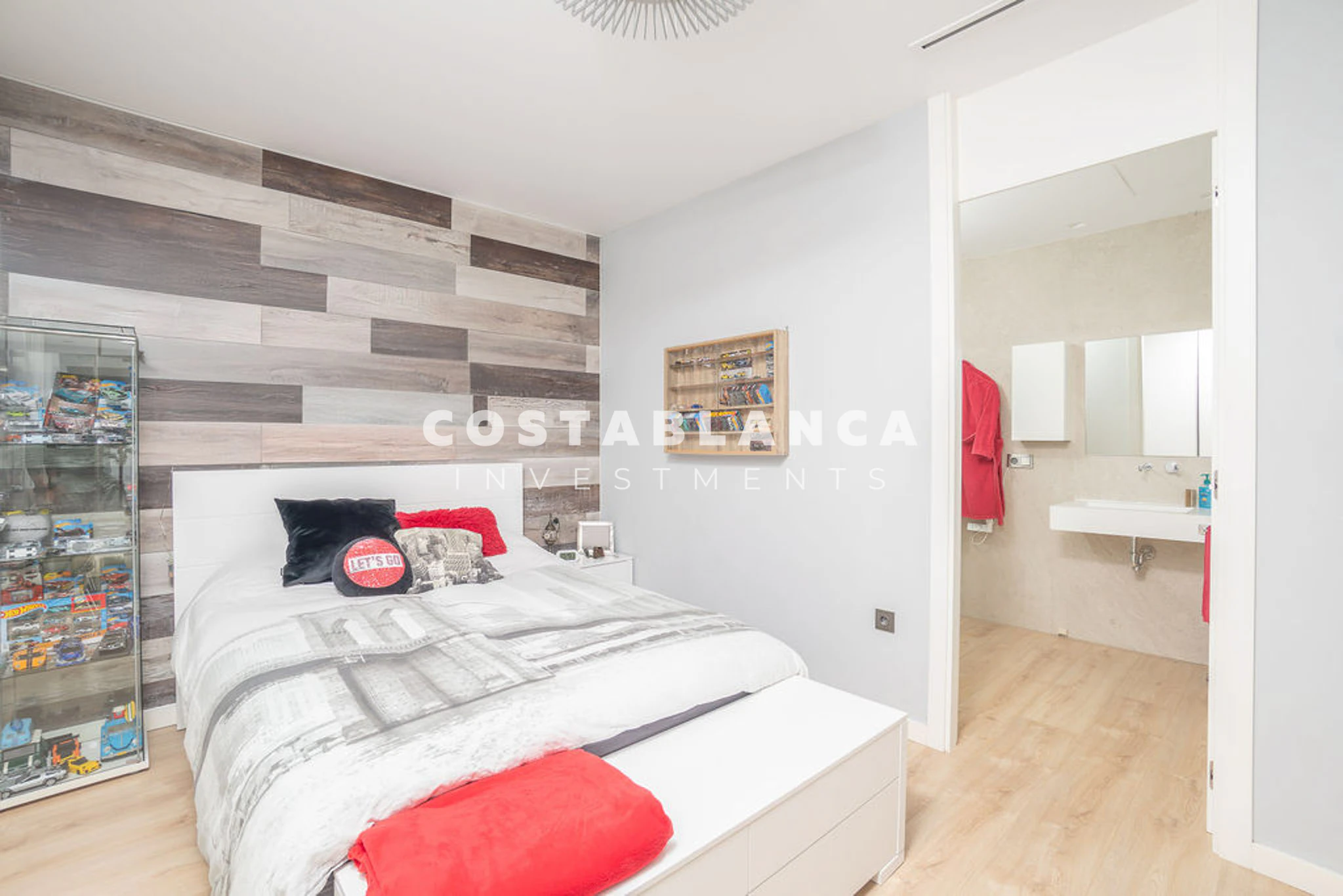 Contemporary Luxury Villa For Sale In Albir