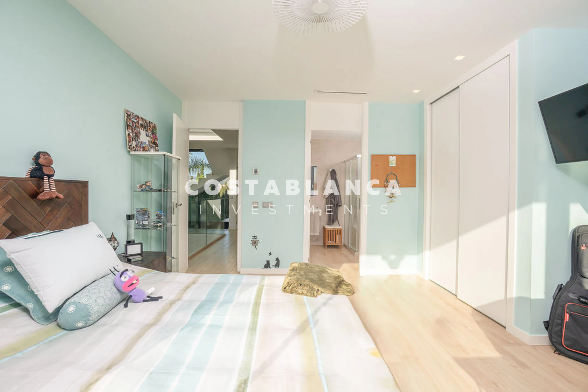 Contemporary Luxury Villa For Sale In Albir