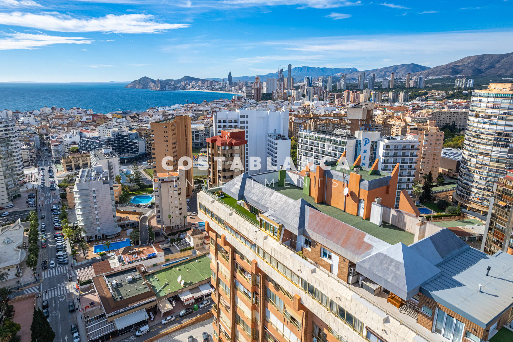 Ático de lujo cerca de las playas de Levante y Poniente en Benidorm con vistas panorámicas