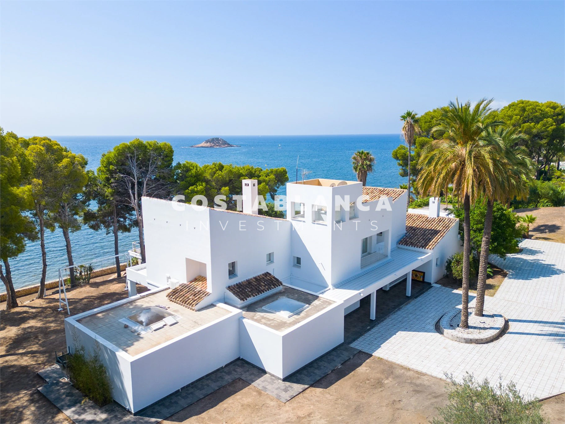 Absolute Frontline Villa with Private Beach Access for Sale in Altea