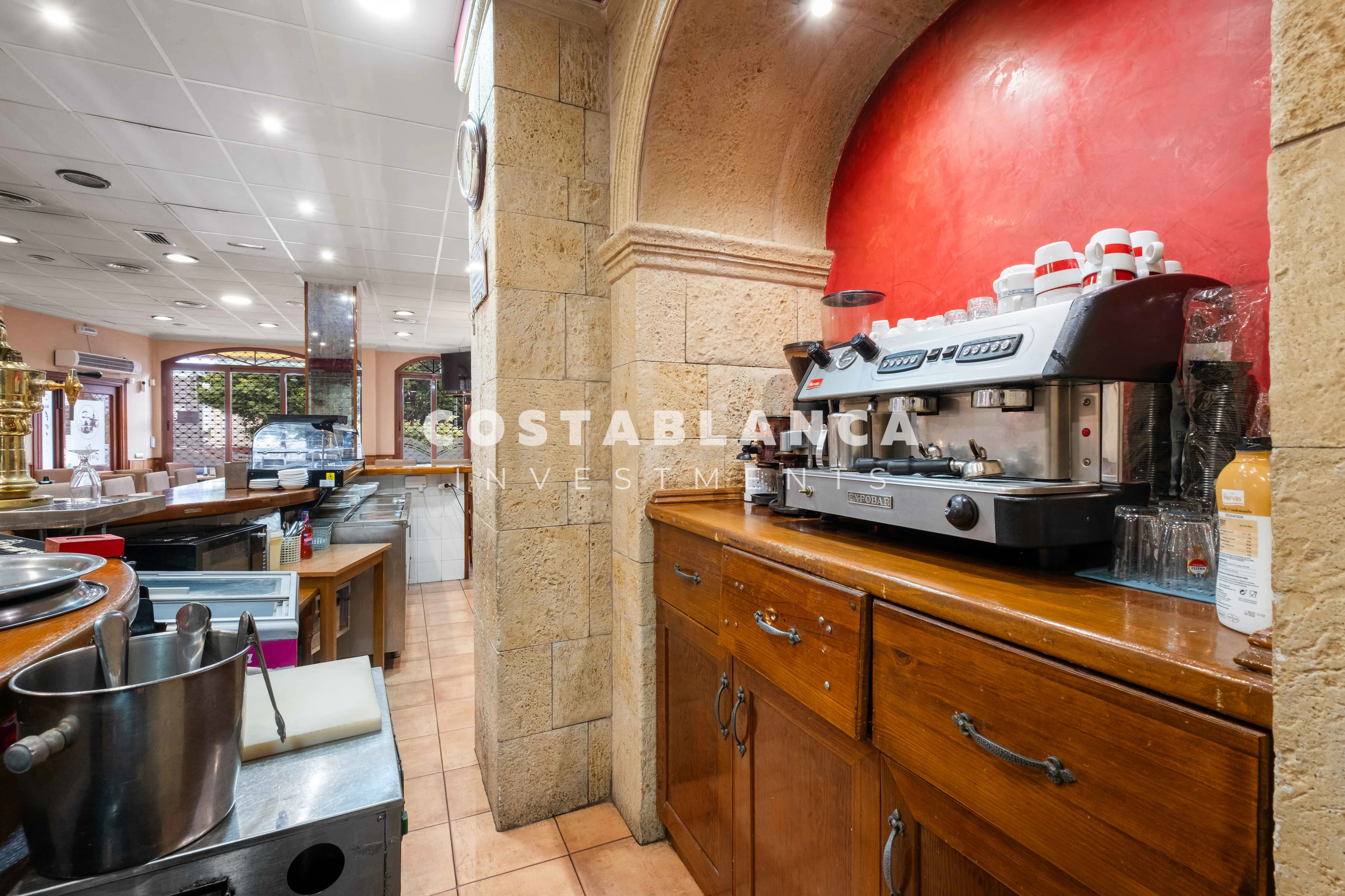 Restaurant entièrement opérationnel à vendre à Calpe – Annonce exclusive