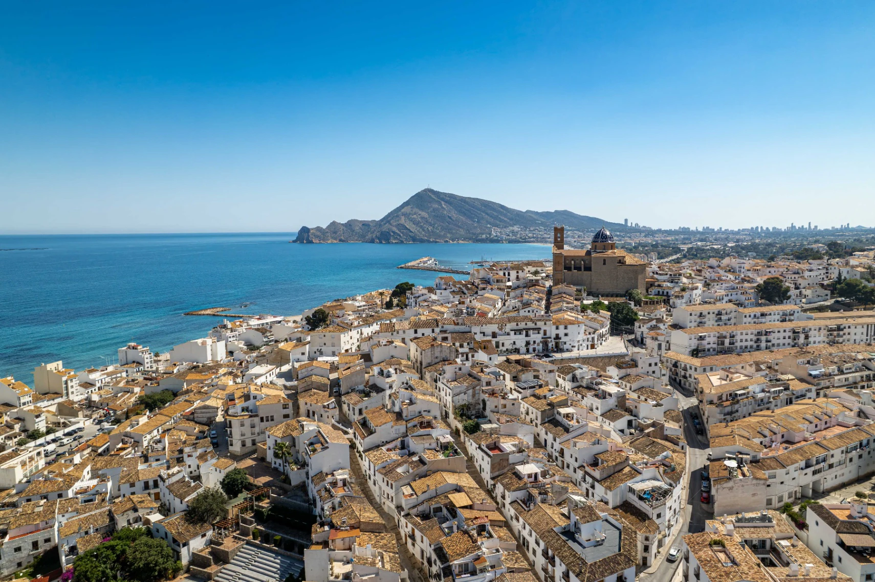 Maison de ville authentique avec terrasse, vue sur la mer et les montagnes à vendre à Altea
